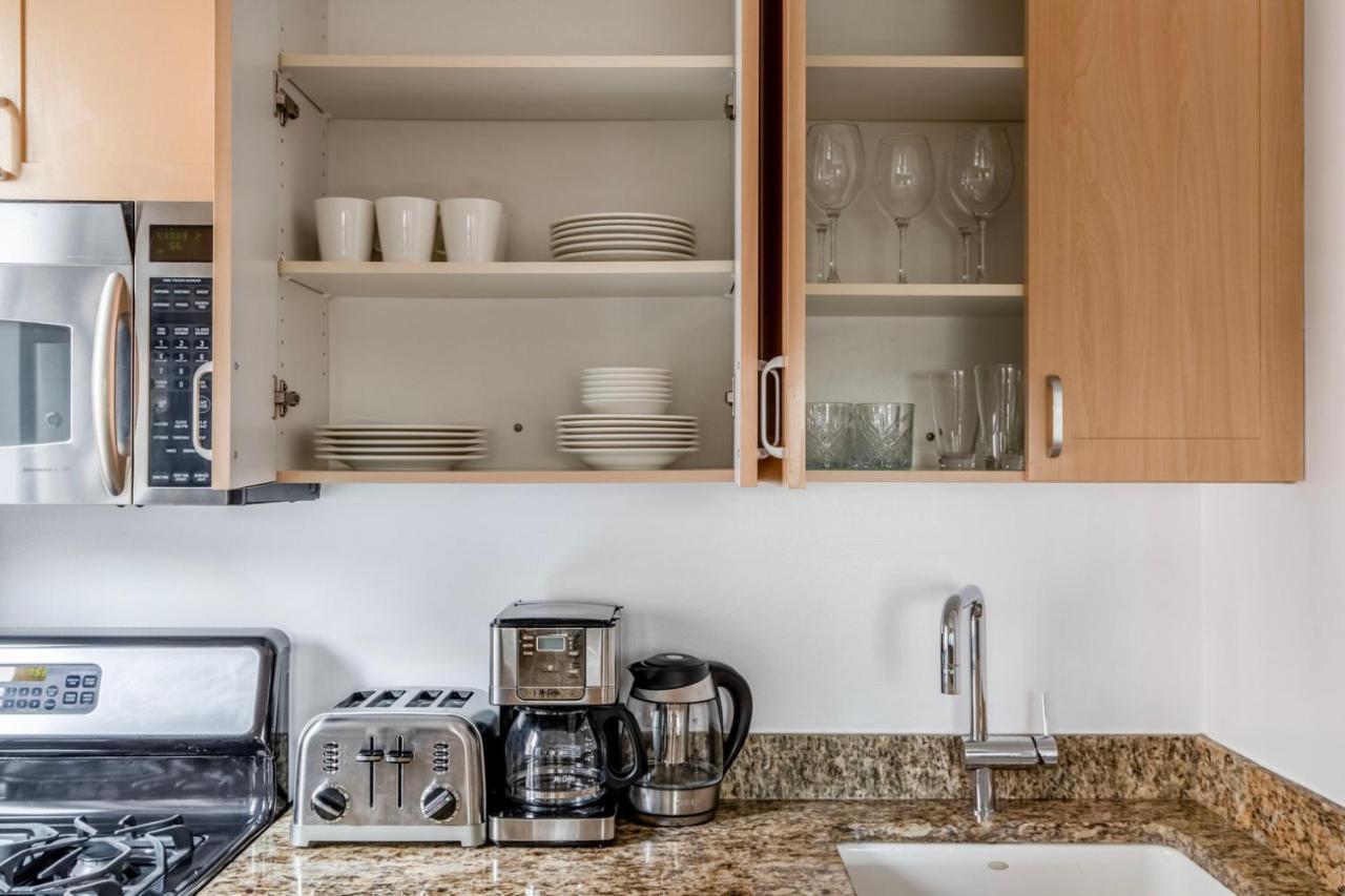 Midtown 1br W Elevator Gym Nr Times Square Nyc-1350 Apartamento Nueva York