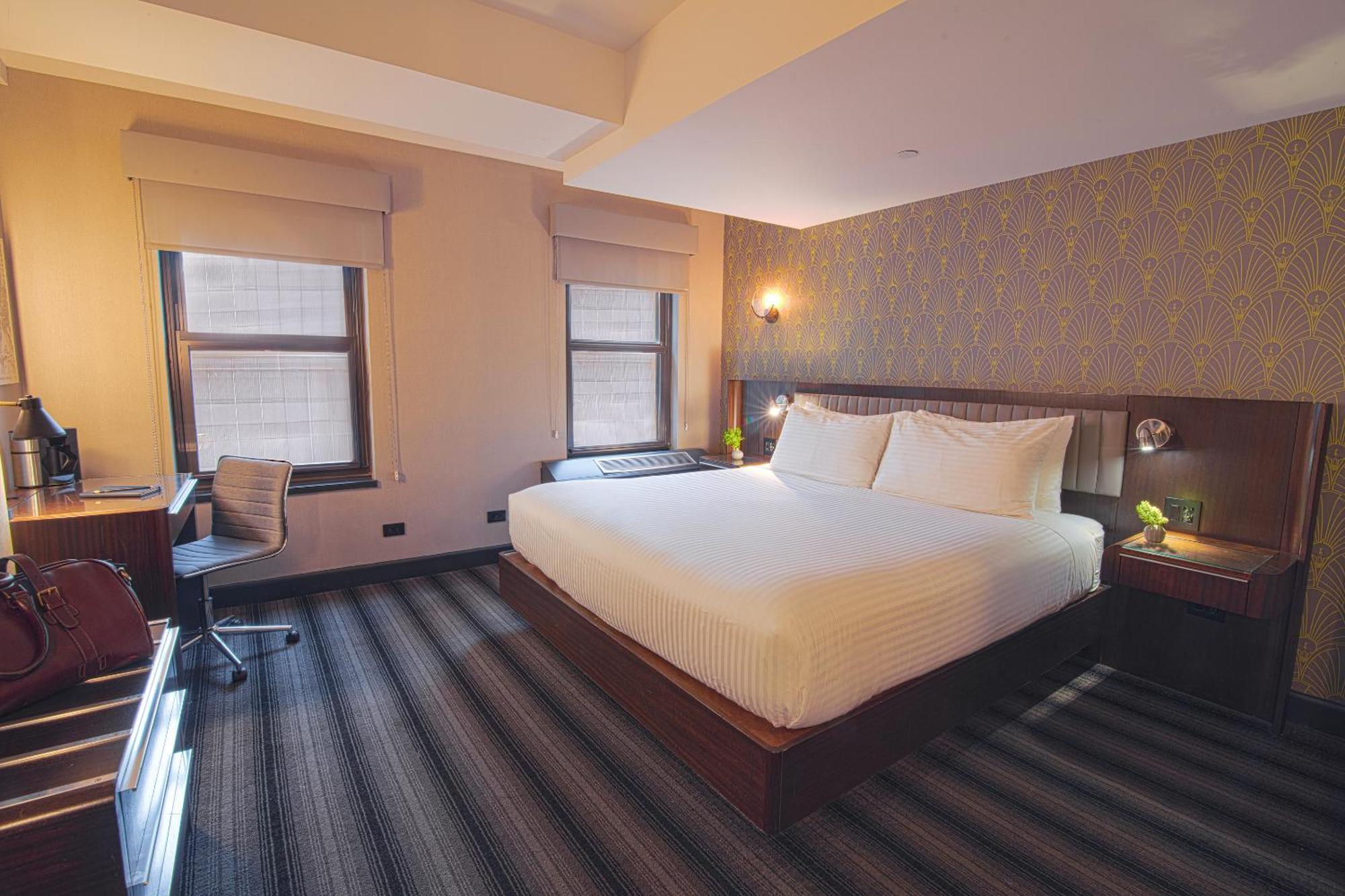 Edison Times Square 4*