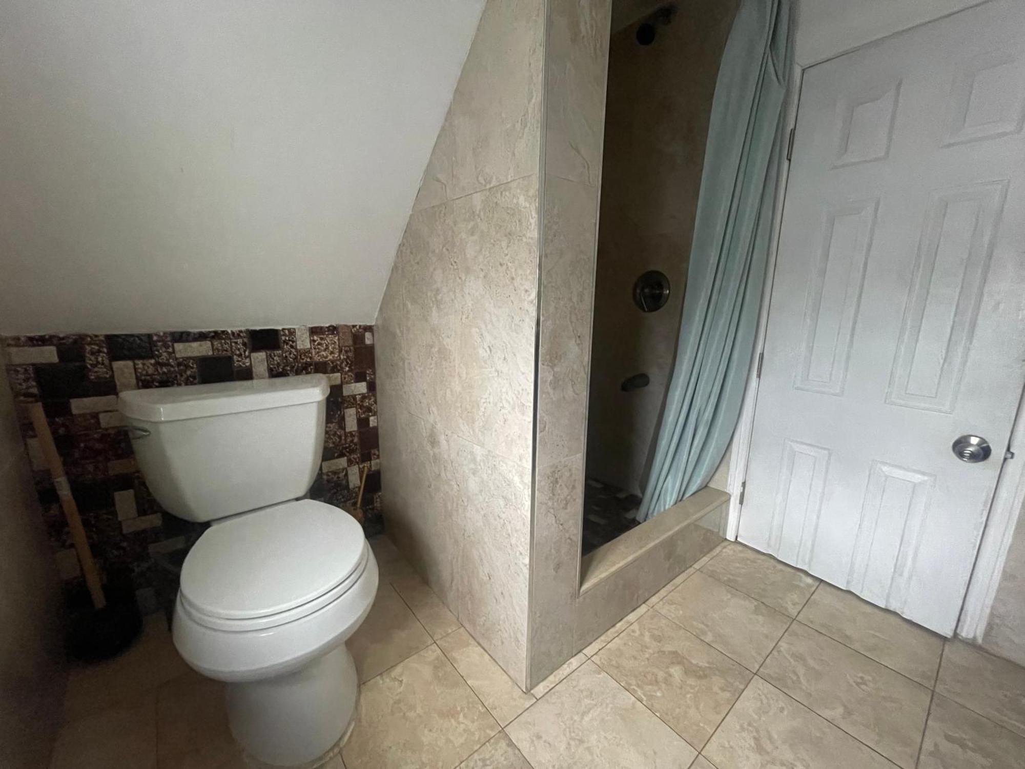 Private Loft 5 Min Away From Lga Appartement