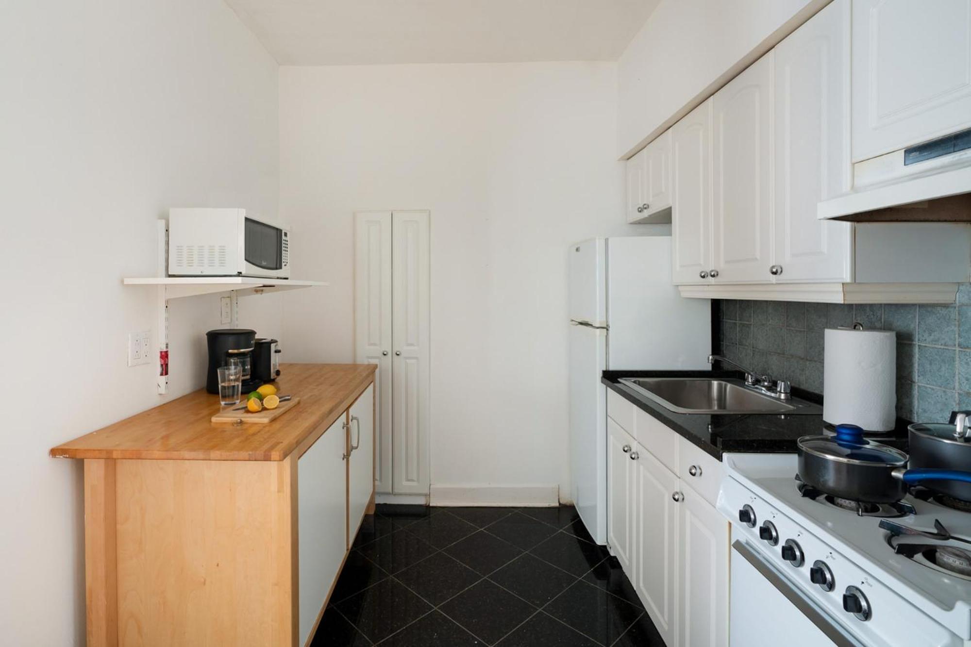 61-2c Prime Ues 2br Newly Furnished Value