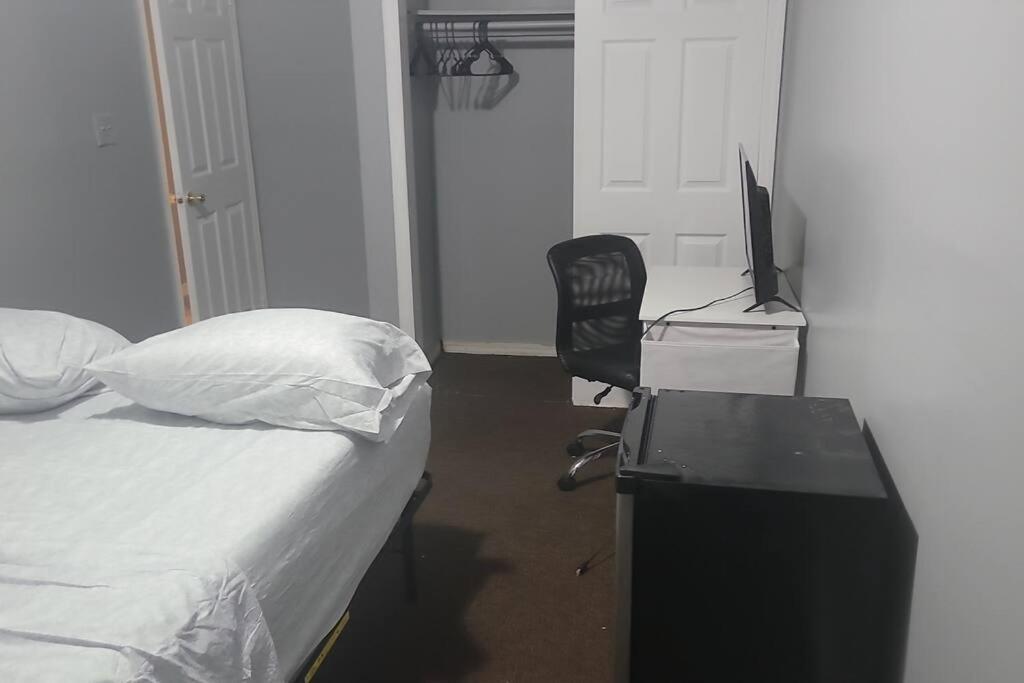 In A House With King Size Bed In A Landlord Hosted Three Bedroom
