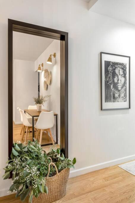 Bright Designer In Historic Harlem Nueva York