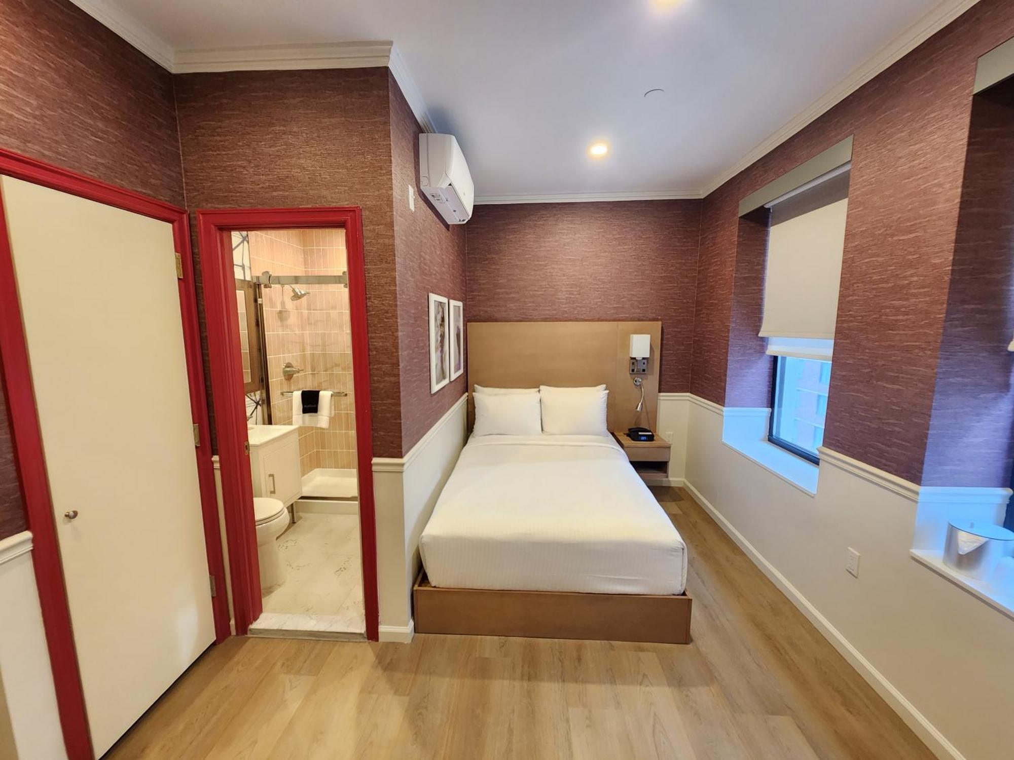 Mayfair Times Square 3*