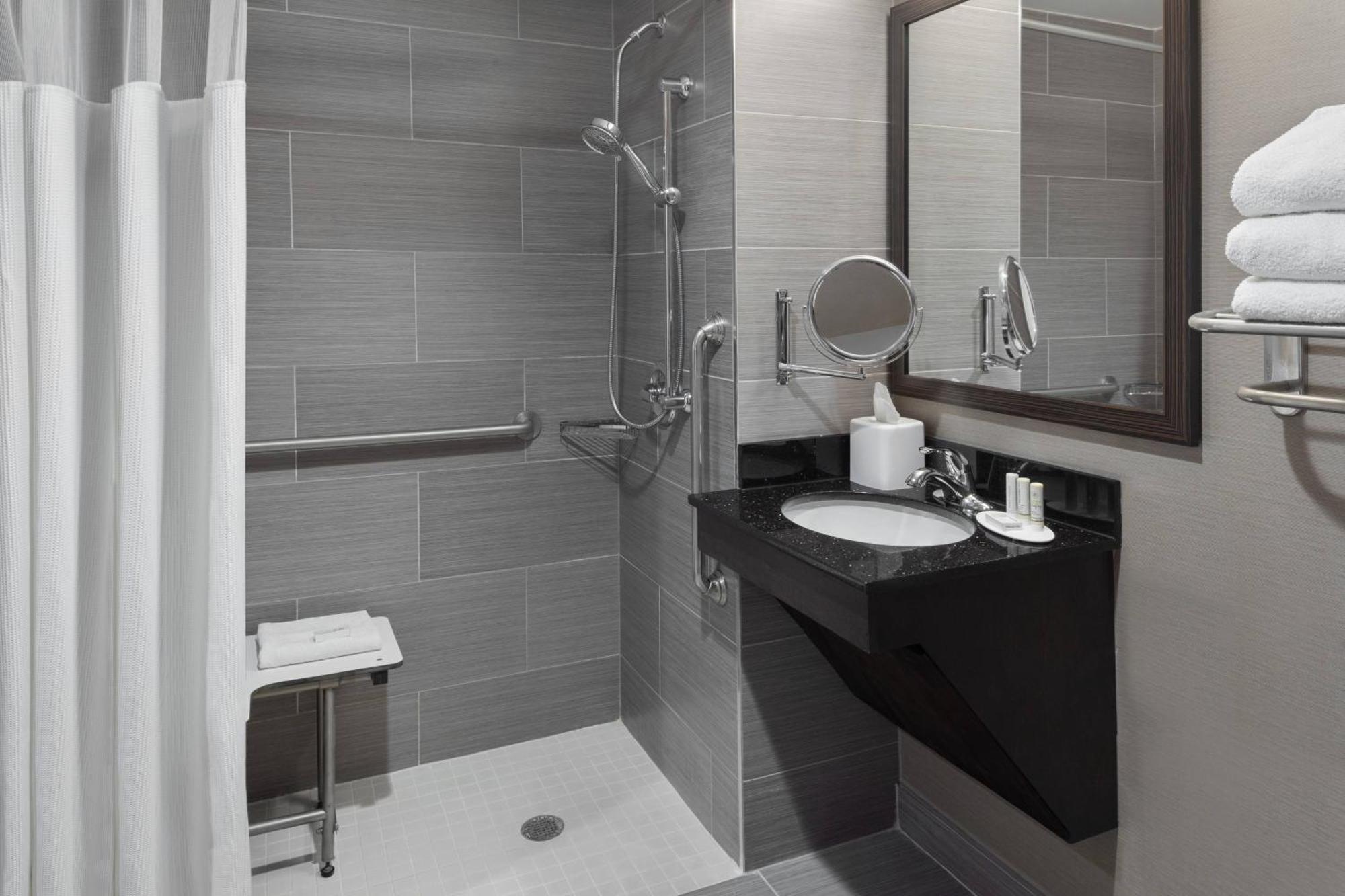 Hotel Fairfield & By Marriott Staten Island New York