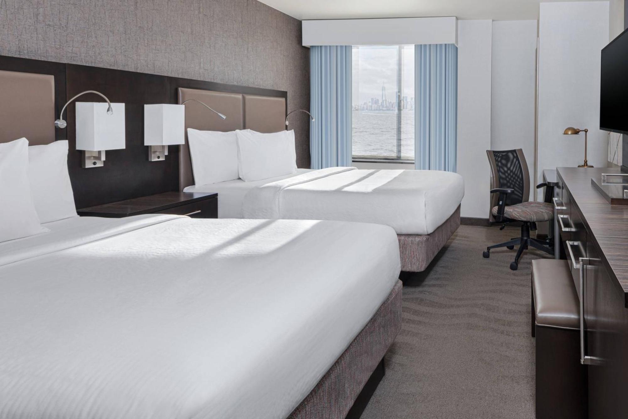 Fairfield & By Marriott Staten Island Hotel New York