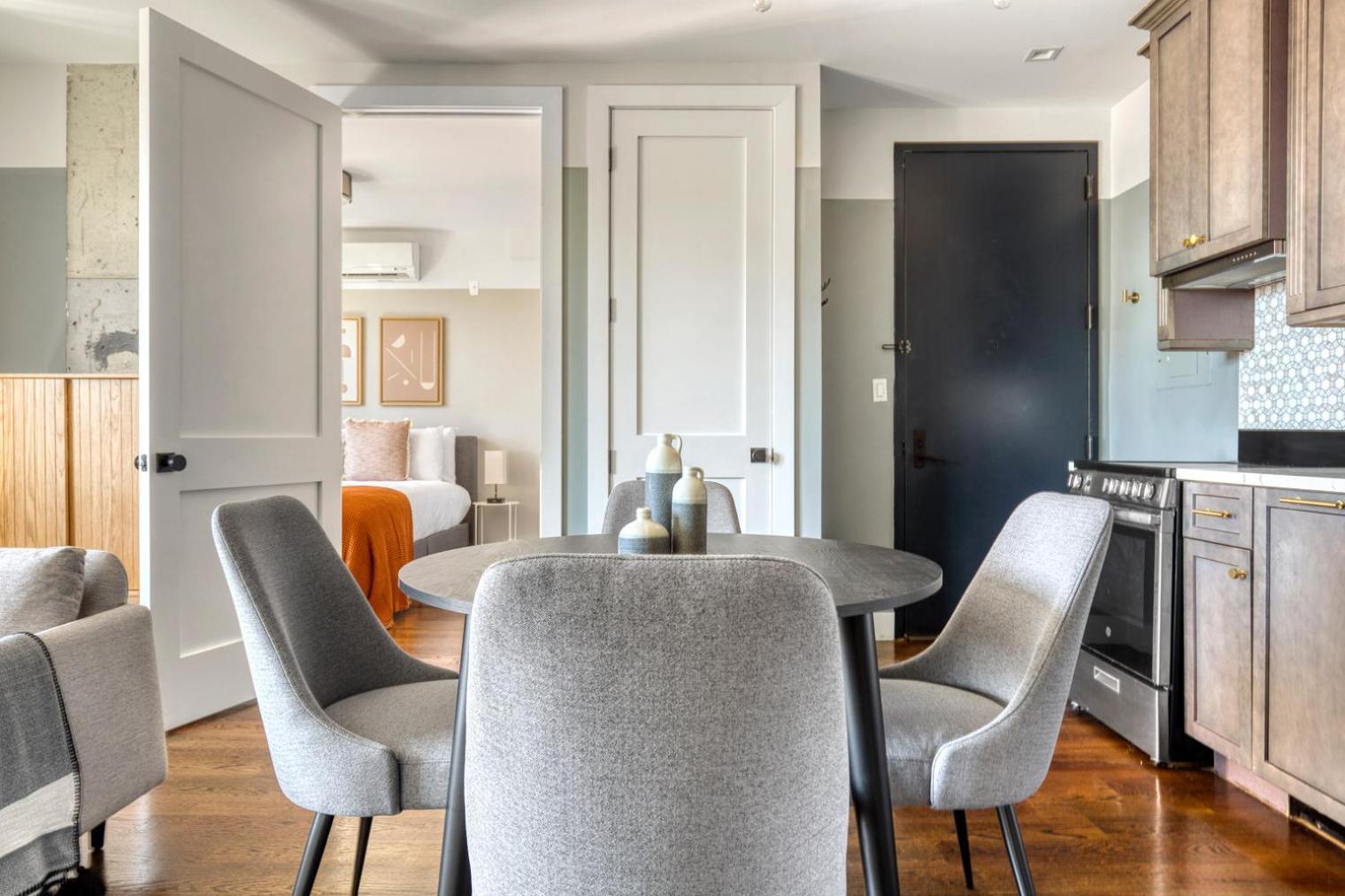 Williamsburg 2br W Wd Gym Nr Domino Park Nyc-956 New York