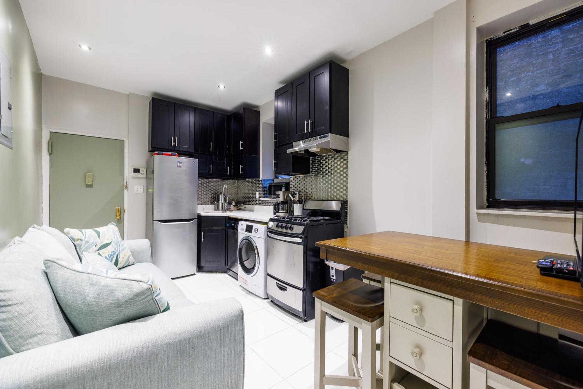Park Side Living, City Style Apartment