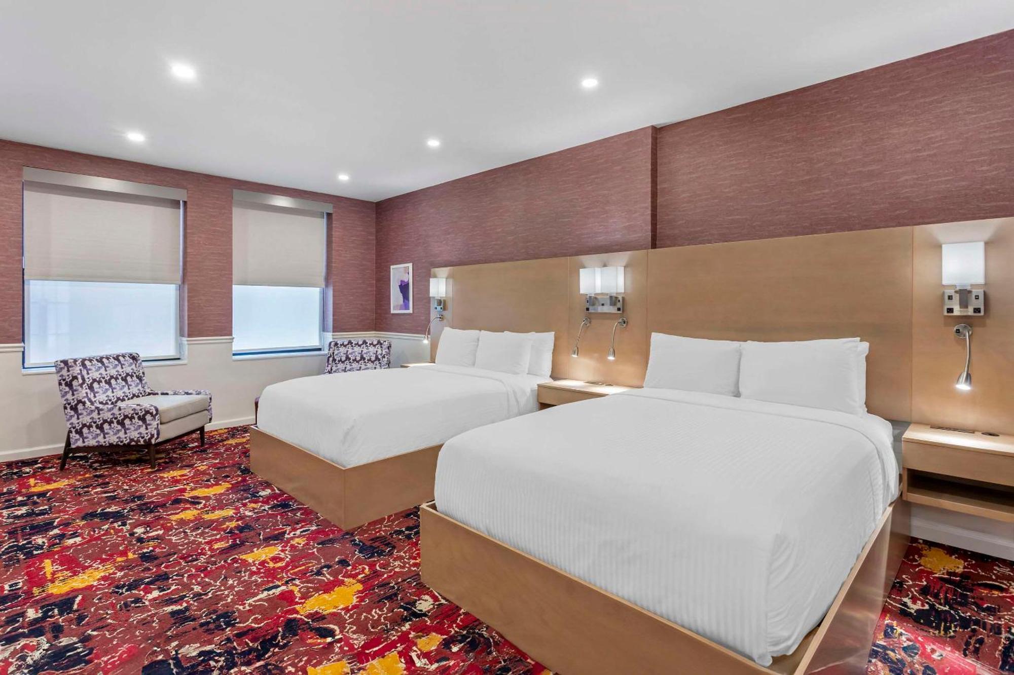 Mayfair Times Square Hotel 3*