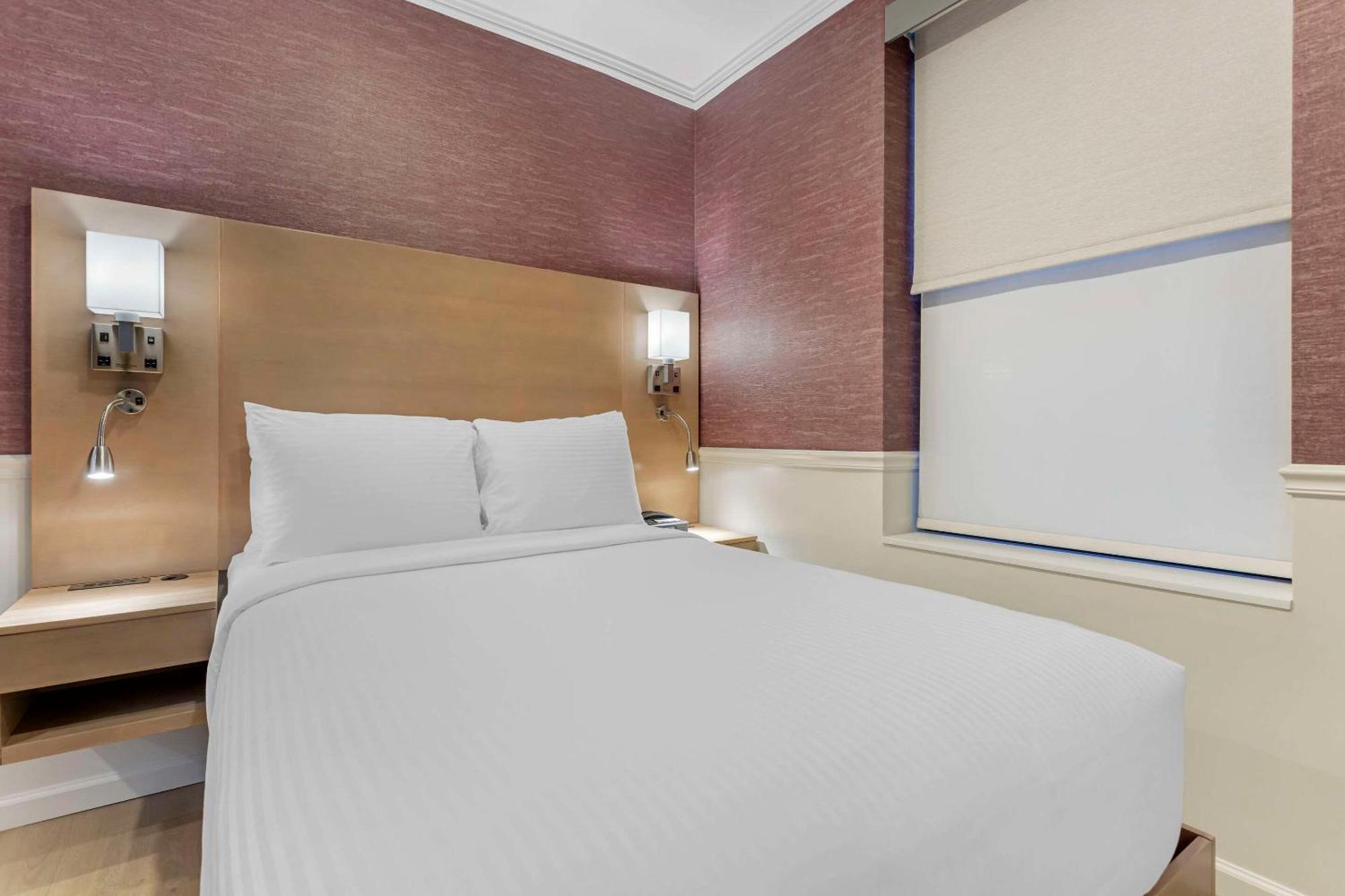 Hotel Mayfair Times Square 3*
