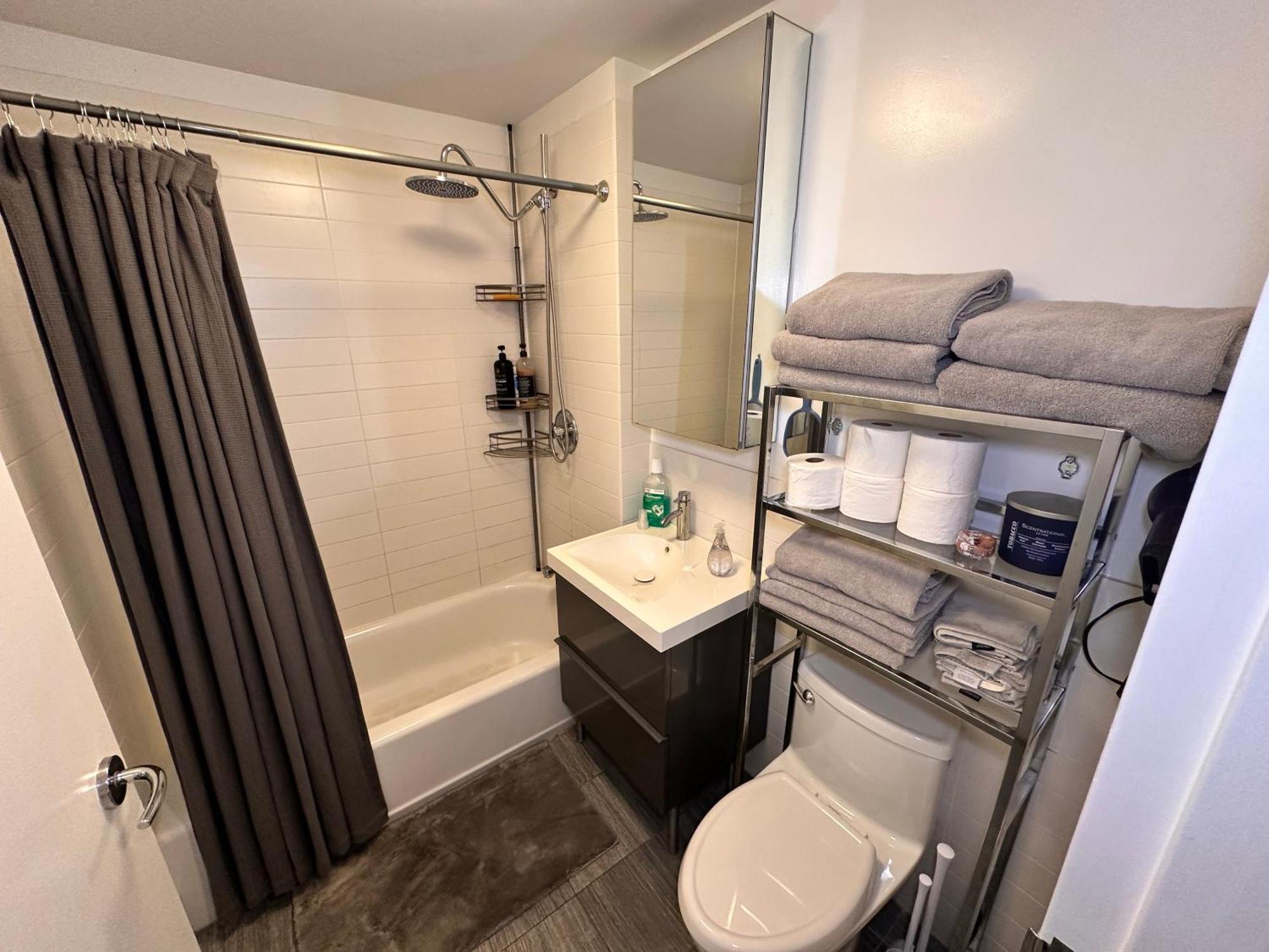 Appartamento Modern Studio With Private Bathroom And Kitchen New York