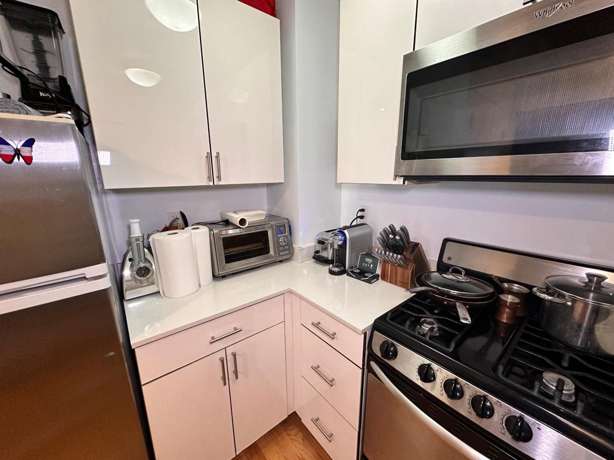 Modern Studio With Private Bathroom And Kitchen Appartamento *