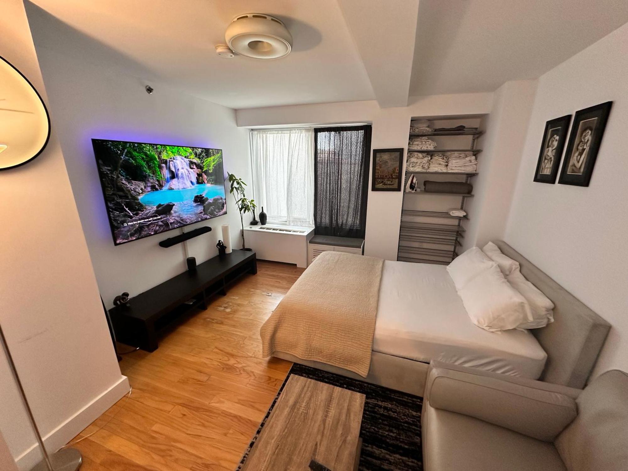Appartamento Modern Studio With Private Bathroom And Kitchen *