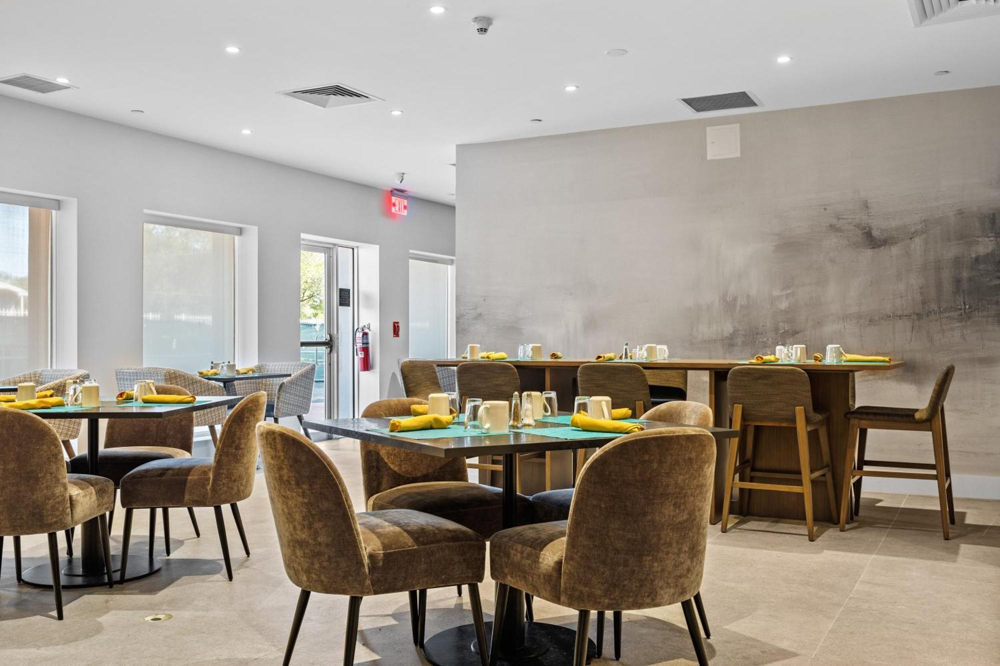 Radisson Jfk Airport Hotel 3*