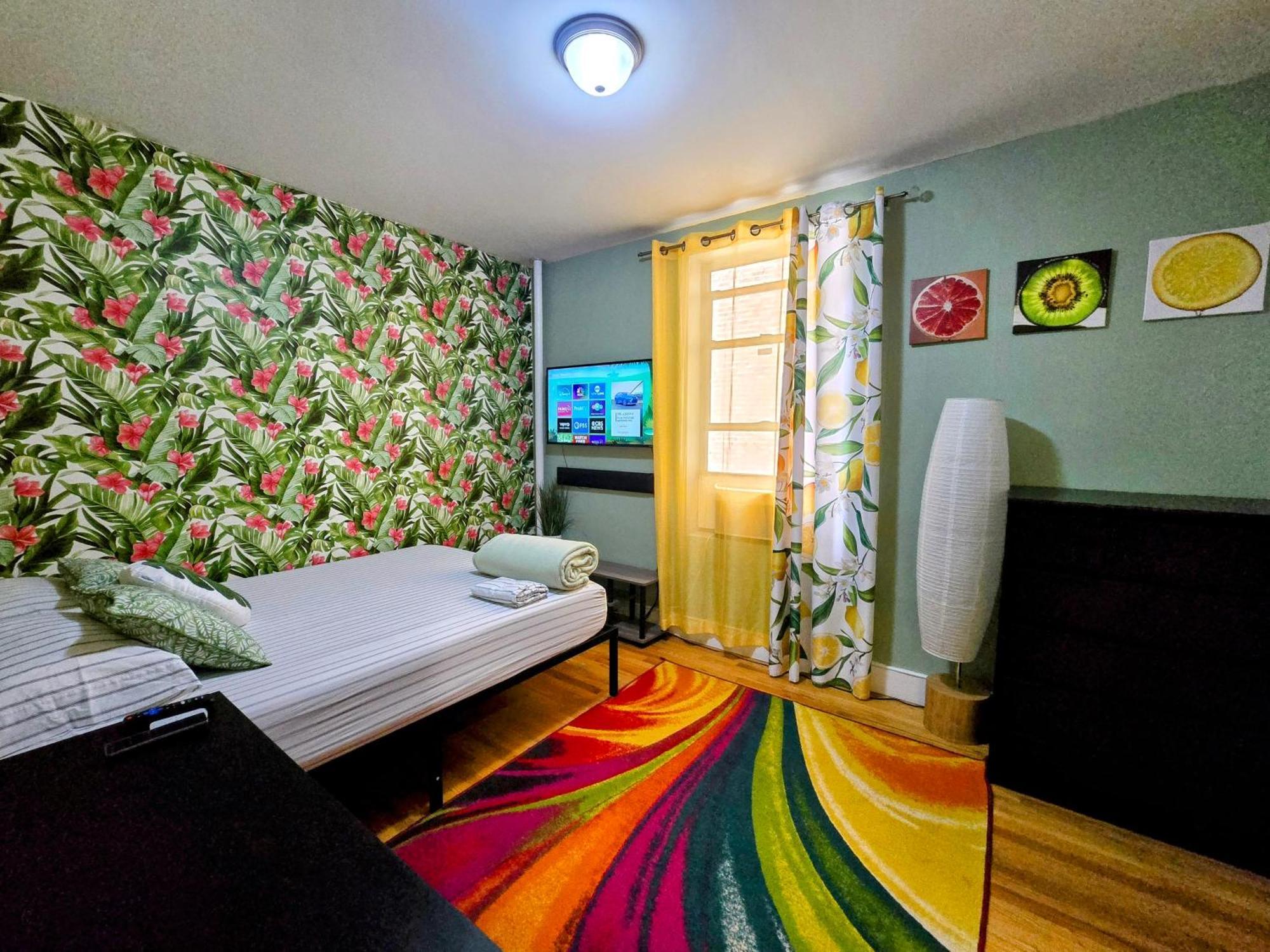 Appartement Tropical Comfort Room In Harlem Cozy Stay With Snacks & Style