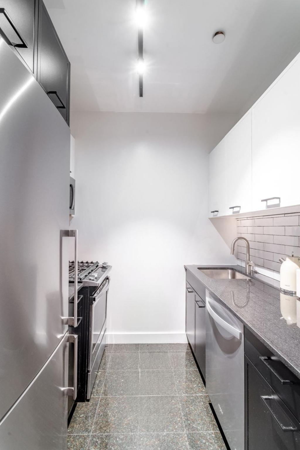 Comfort And Charm 2br 1bath Appartement *