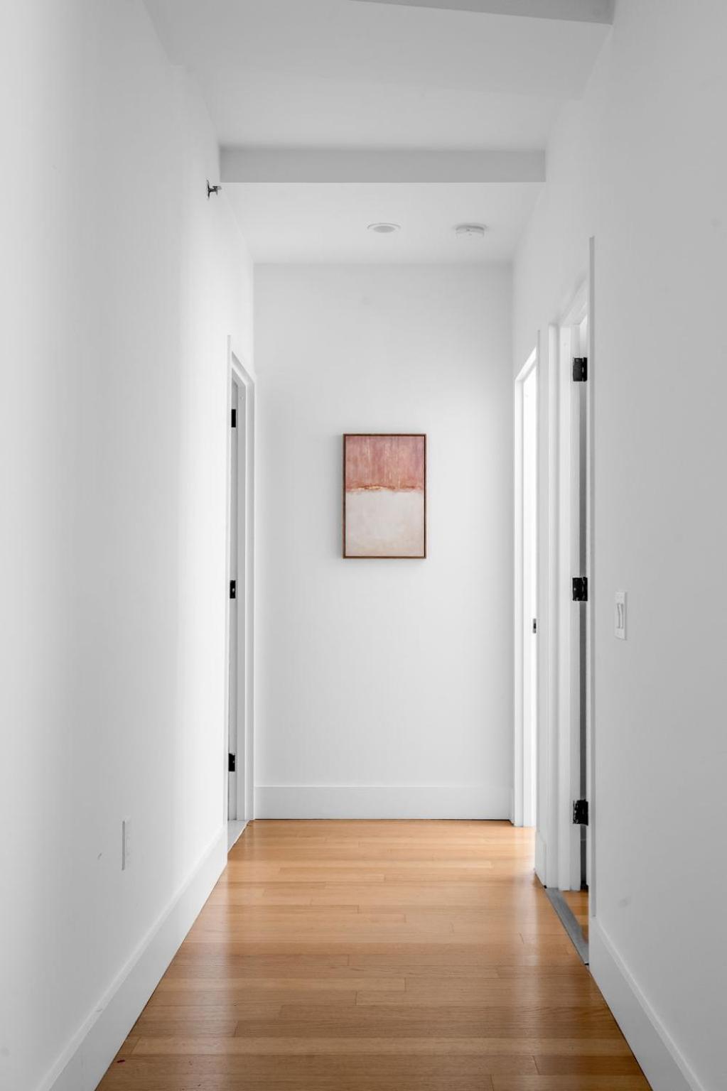 Comfort And Charm 2br 1bath Appartement
