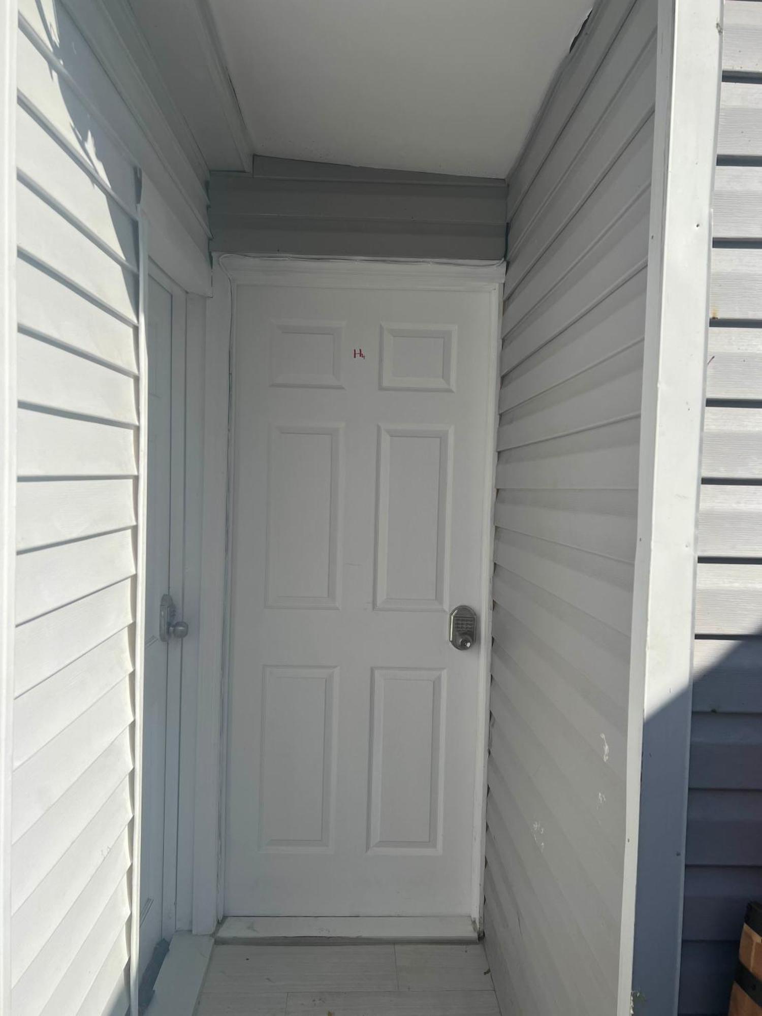 Address Is 221 Street, Basement Queens Village 646-667-6696 Appartement New York