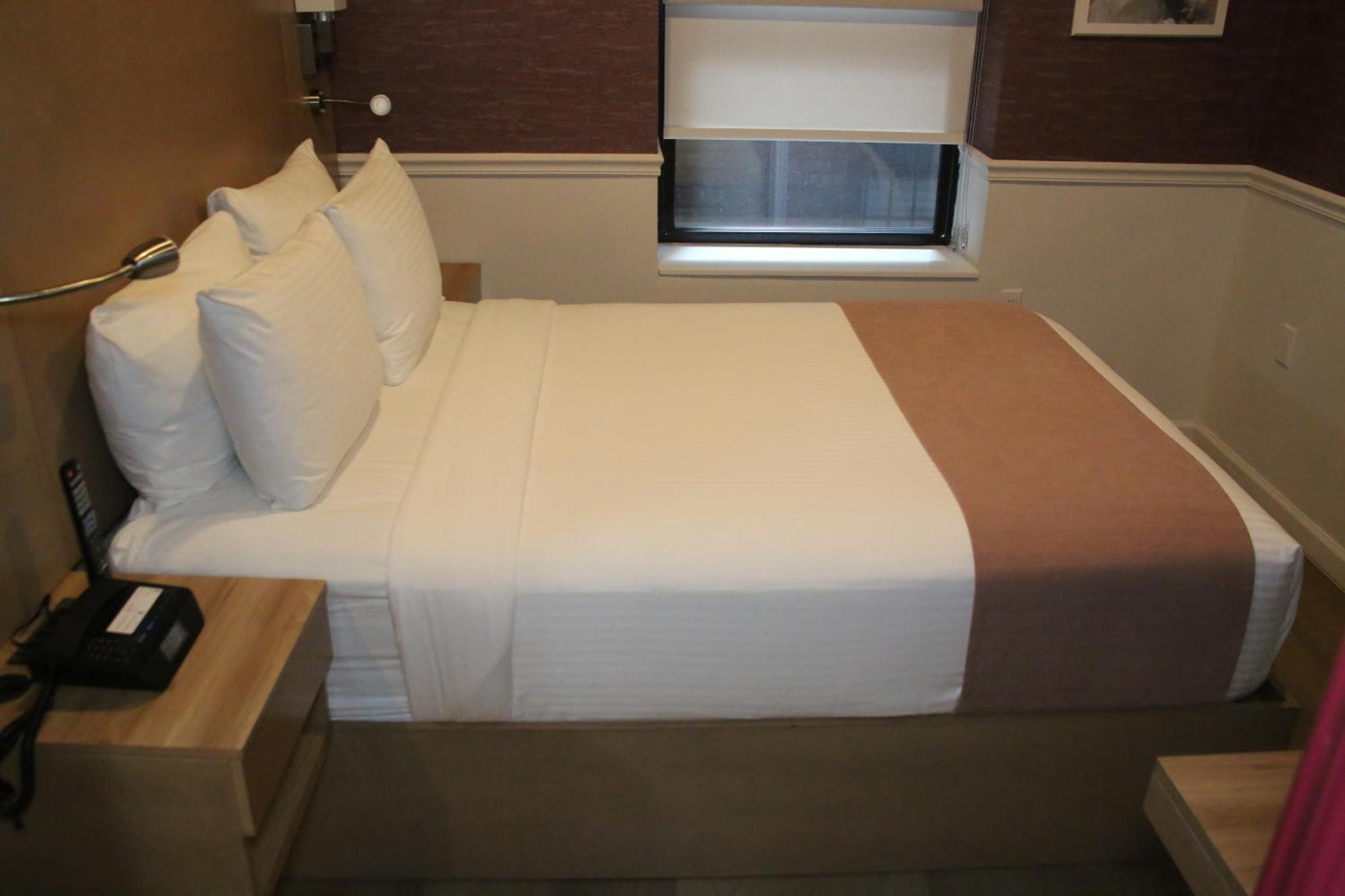 Hotel Mayfair Times Square 3*