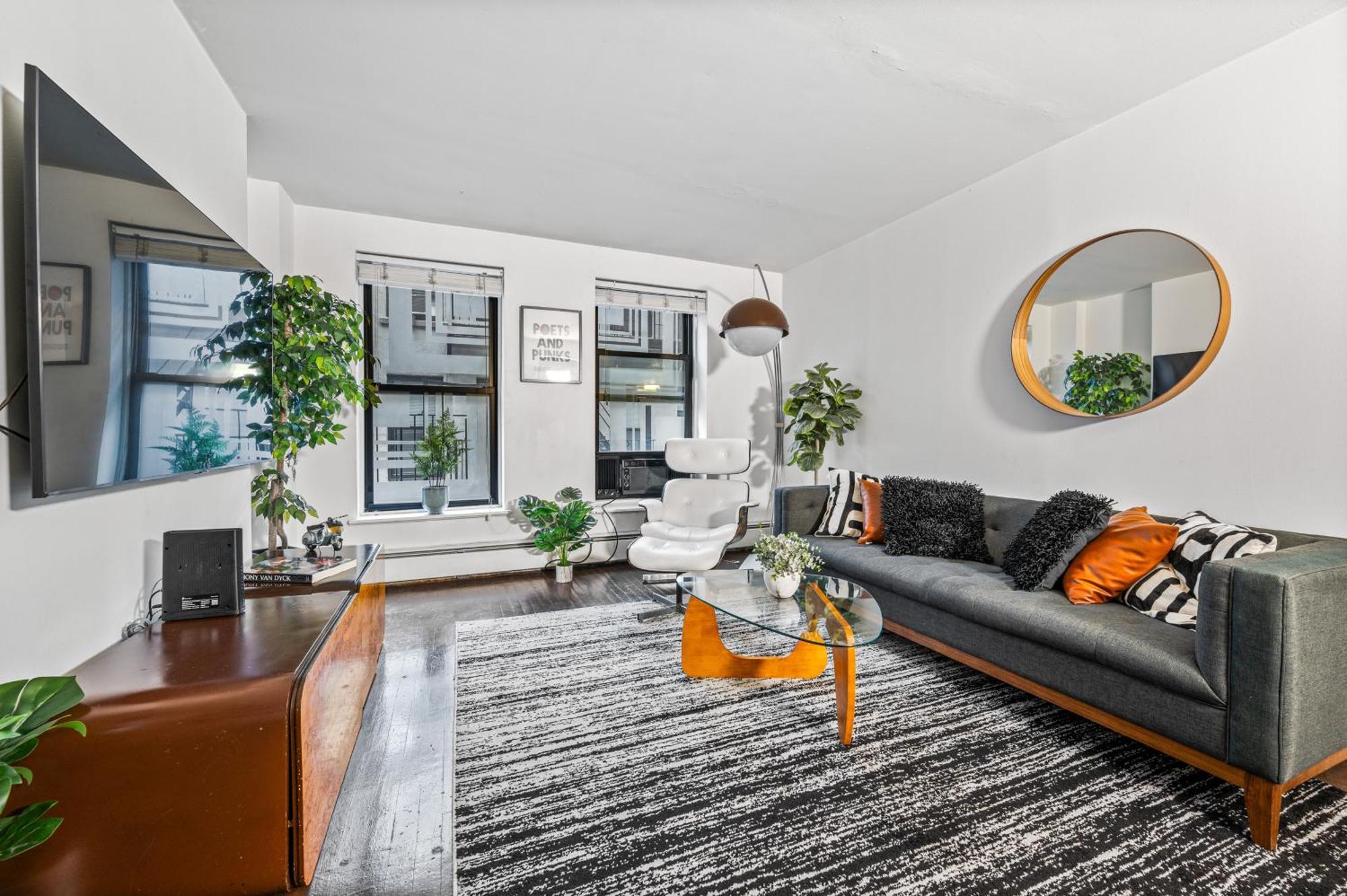 Modern Monthly Lower East Side One Bedroom Appartement New York