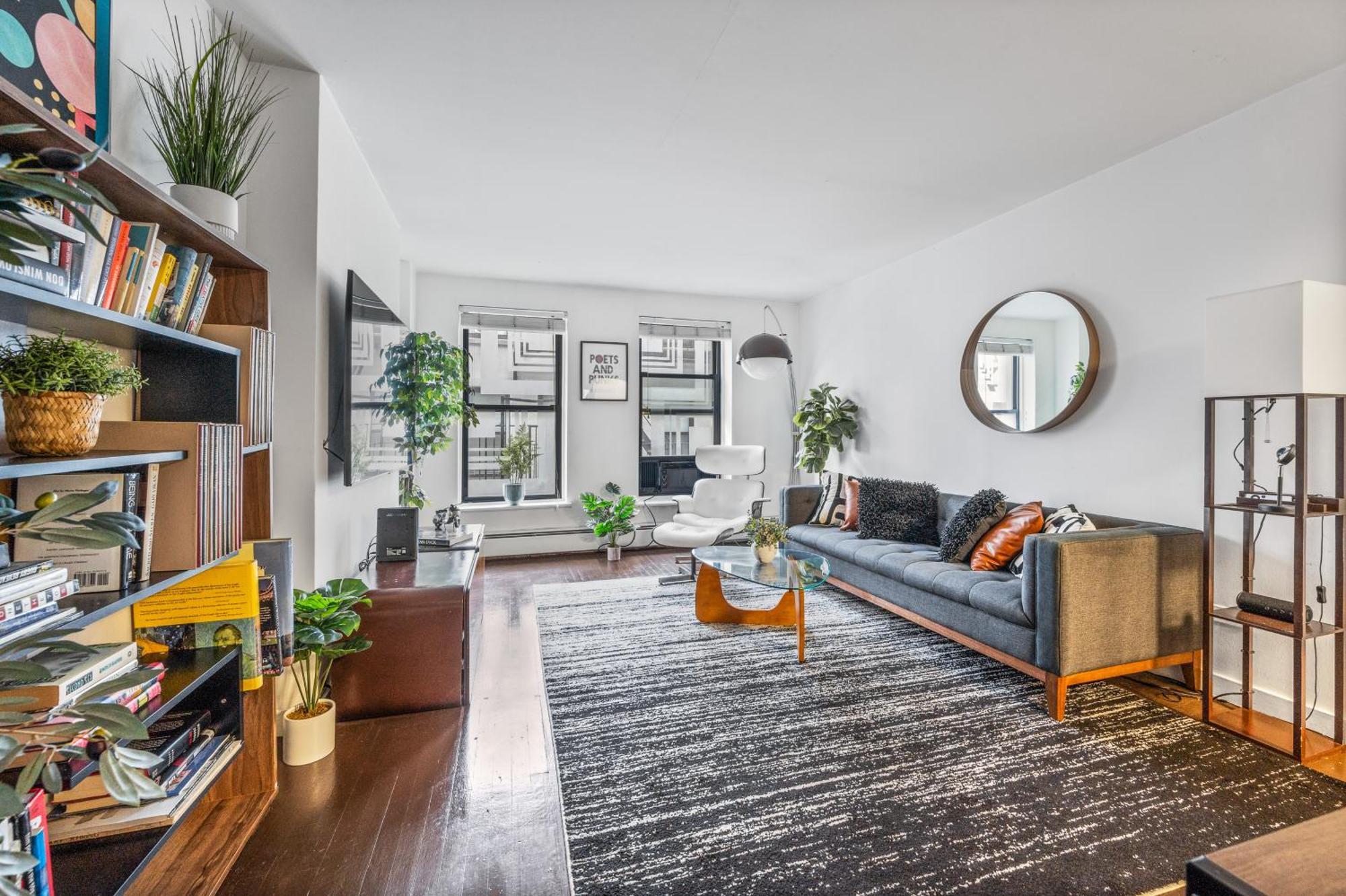Modern Monthly Lower East Side One Bedroom Appartement *