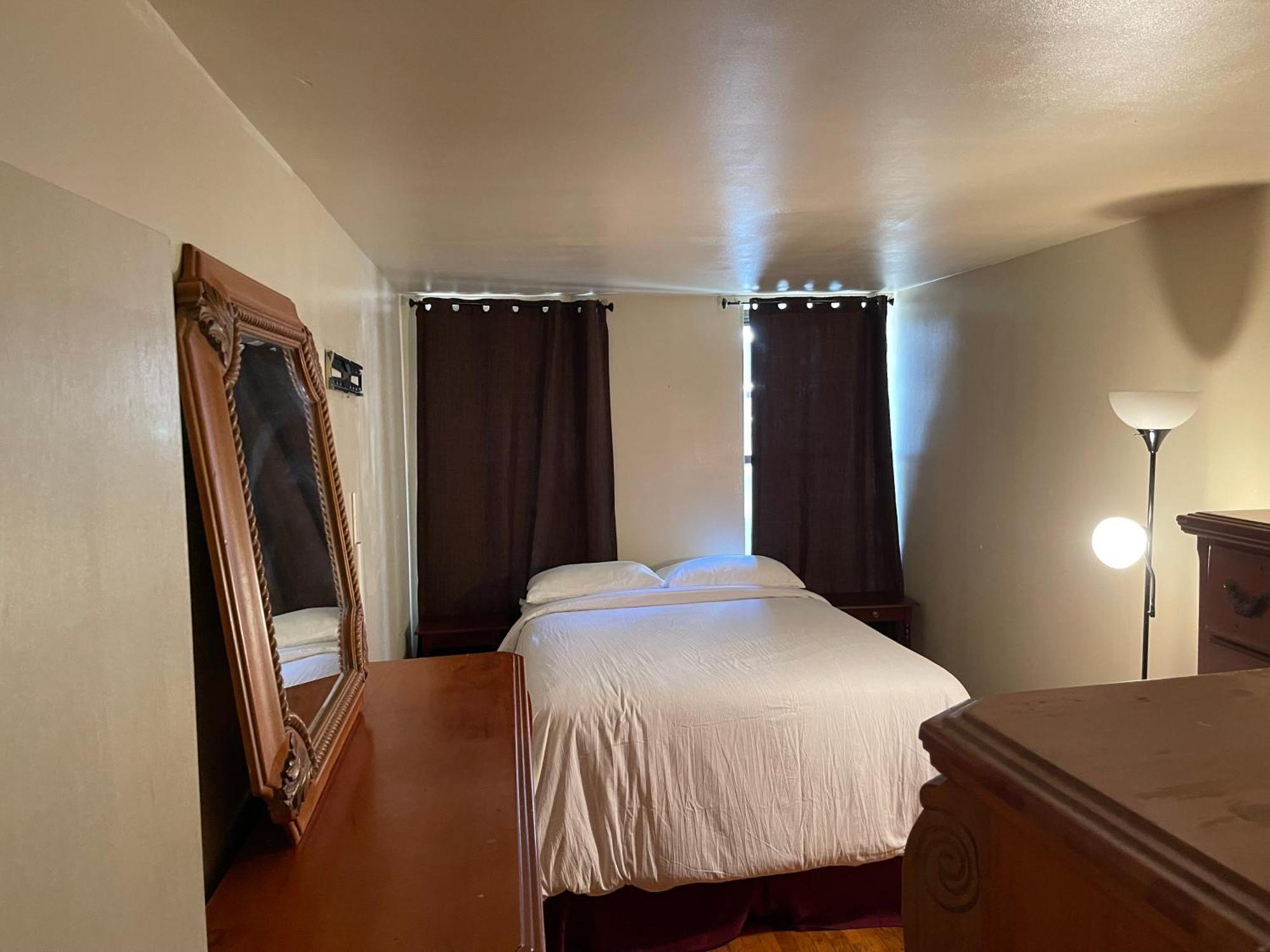 One Bedroom By Month Next To Bronx Zoo Appartement *