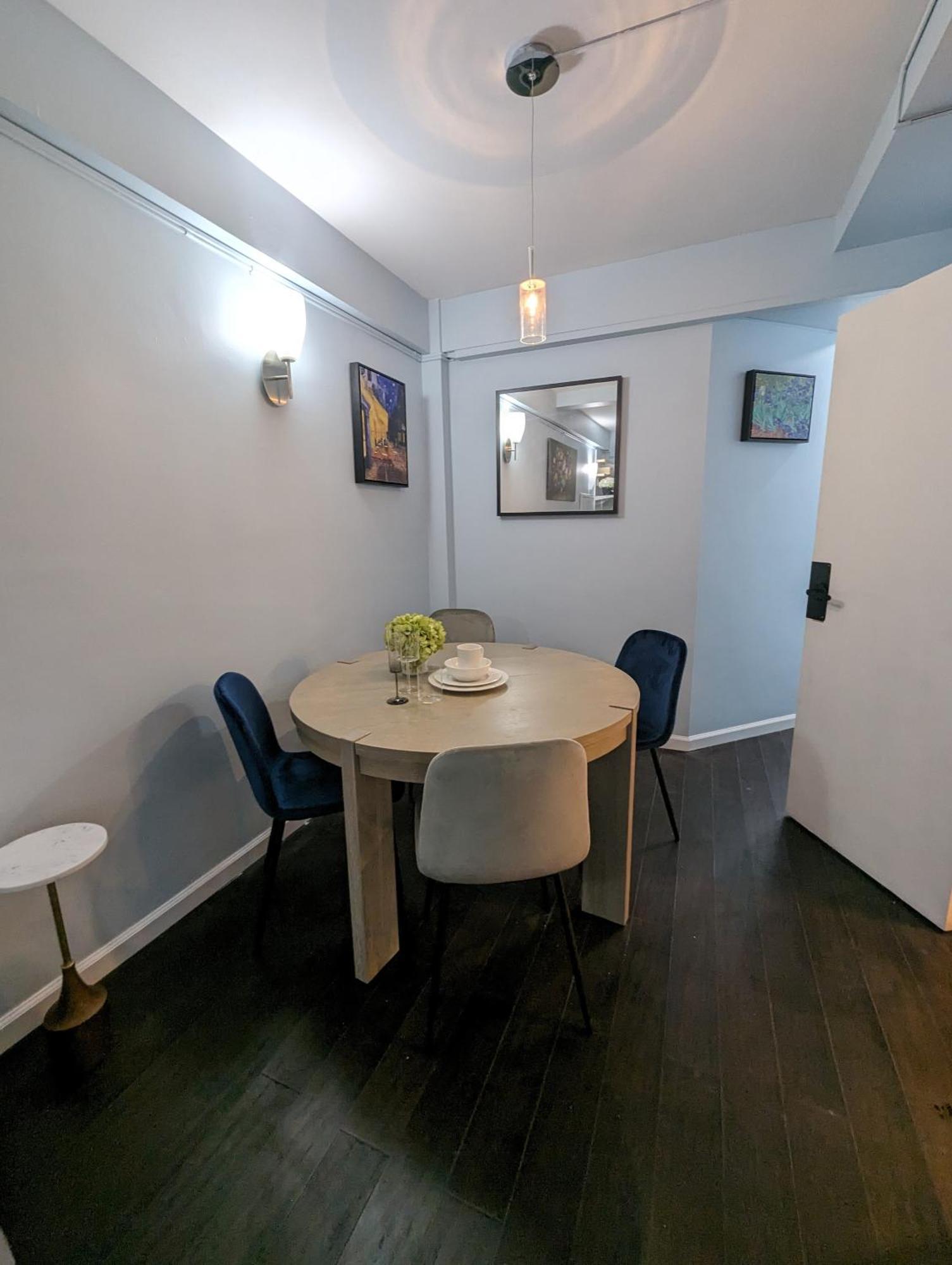 Fully Renovated Manhattan Gem Appart hôtel