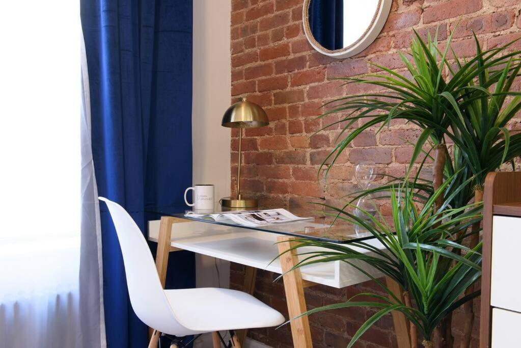 240-14 New Prime Location W&d In Unit Apartamento