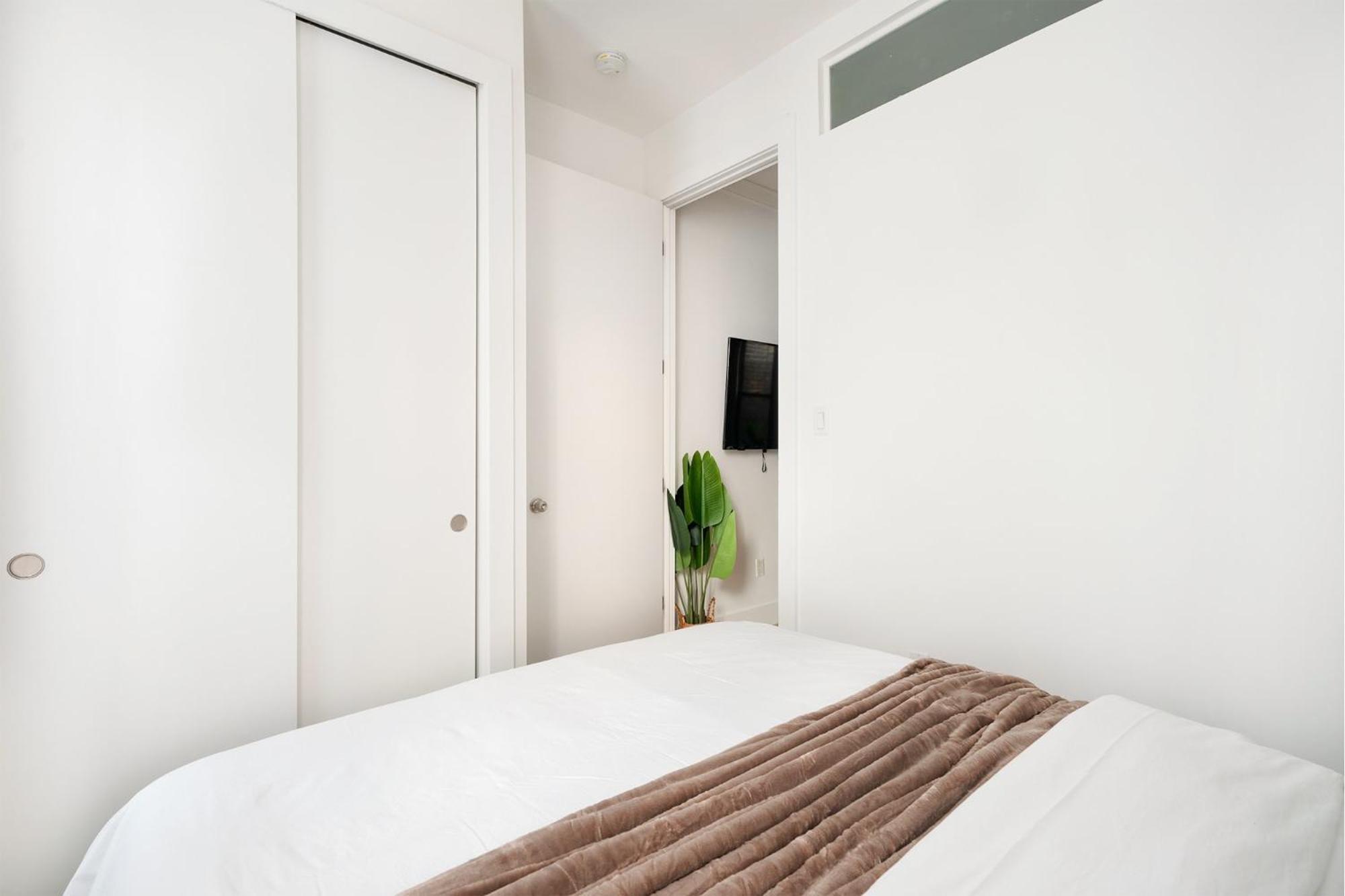 1290-13 Newly Renovated 2 Bedrooms In Ues * New York