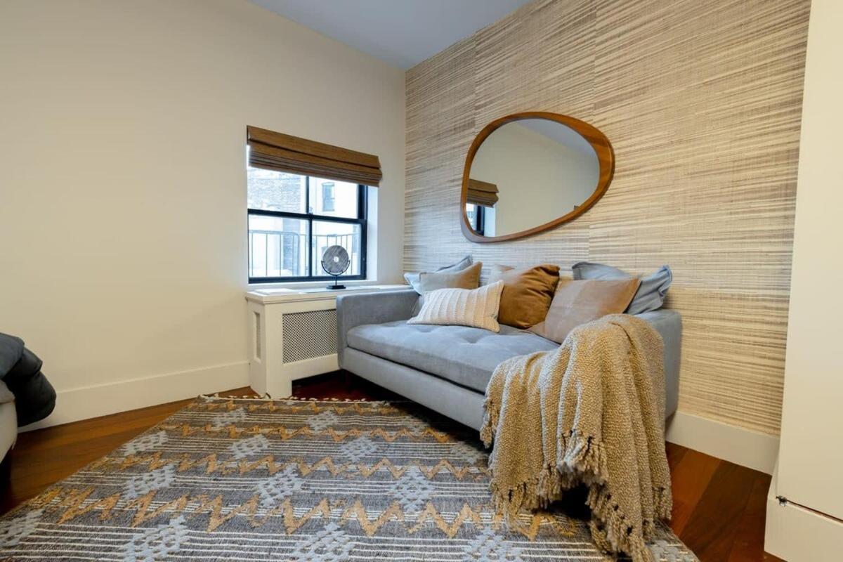 Appartement 10-3 Designer East Village 3br Triplex Townhouse *