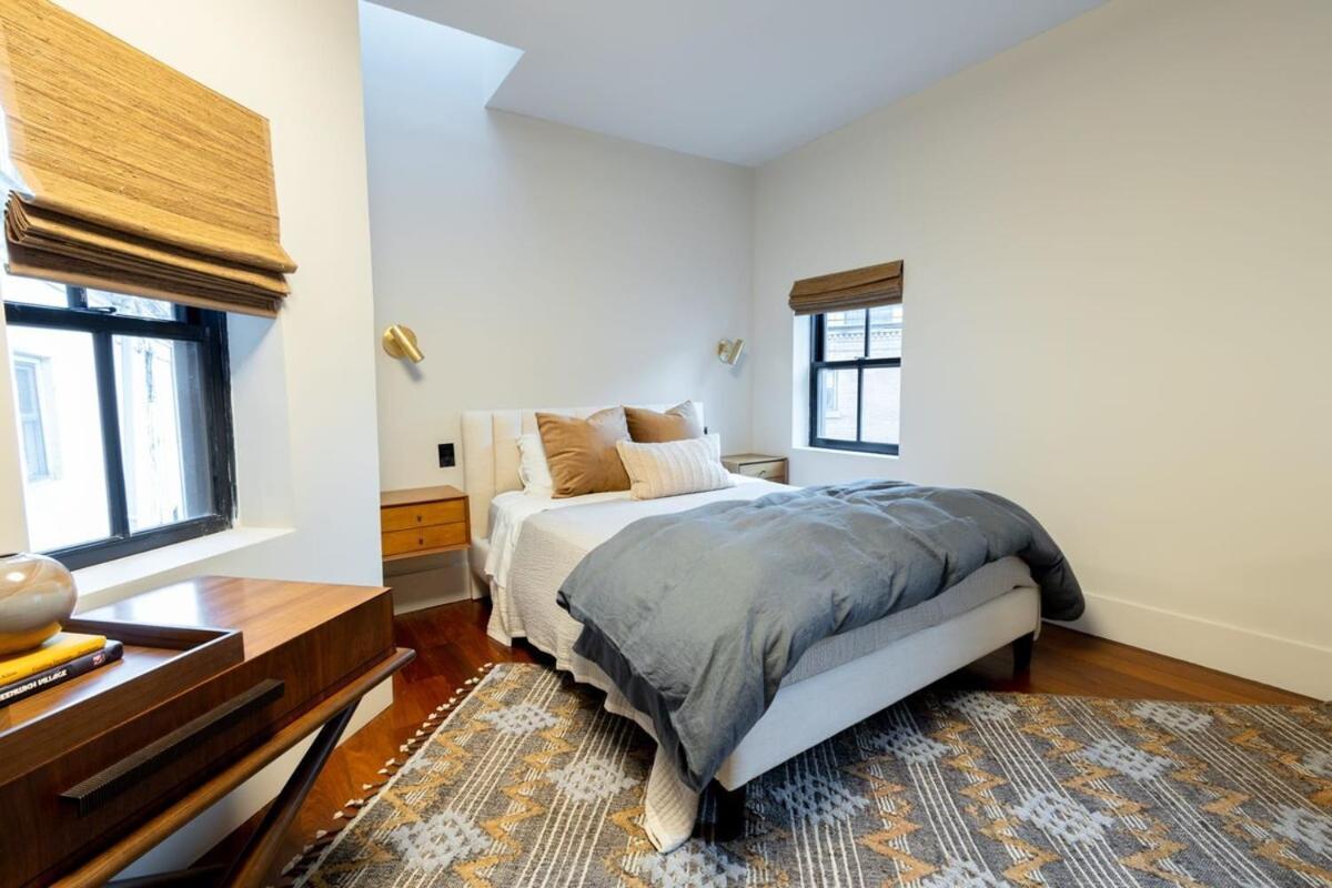 10-3 Designer East Village 3br Triplex Townhouse Appartement