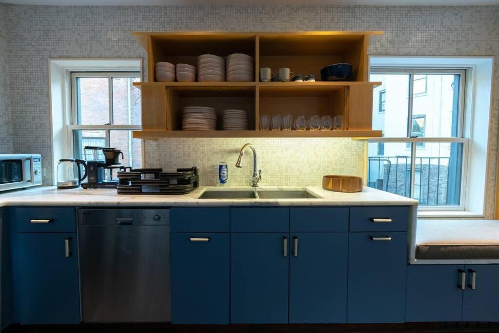 Appartement 10-3 Designer East Village 3br Triplex Townhouse *