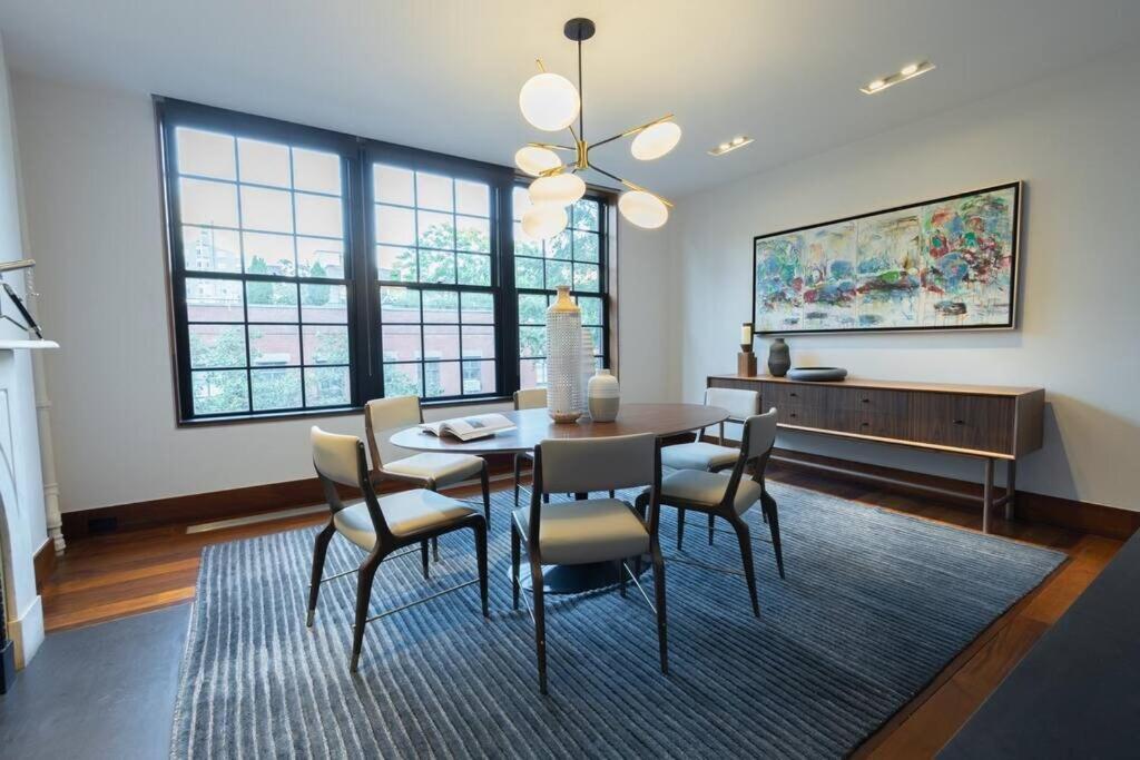 Appartement 10-3 Designer East Village 3br Triplex Townhouse *