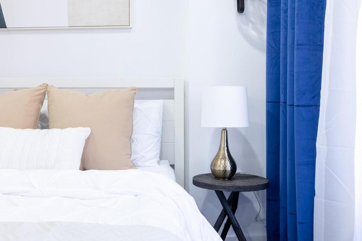 809-5b Luxury With A Private Balcony Apartment New York