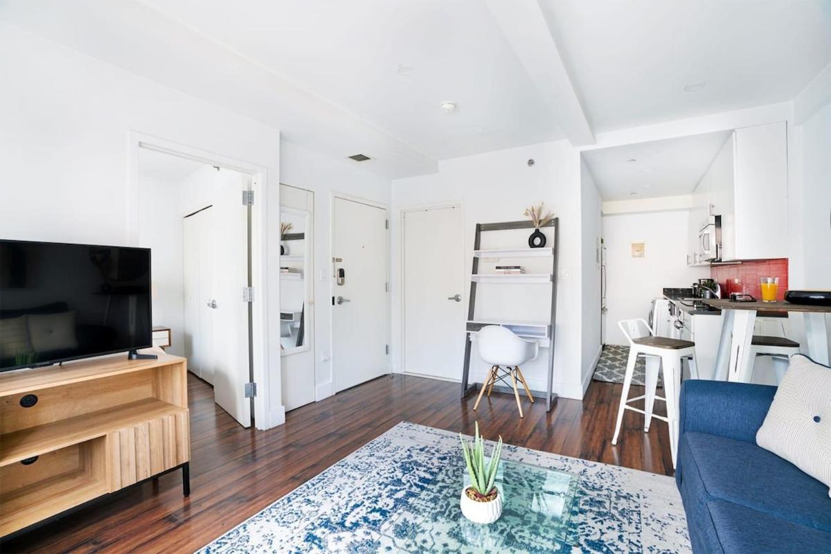 Lejlighed 809-3a 1br Columbus Circle Elevator W&d