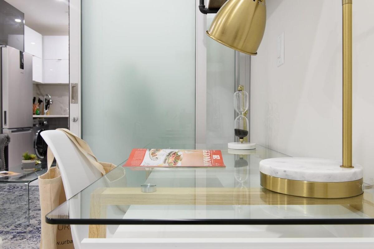 78-3b New Junior 1 Bedroom Prime Ues Wd In Unit