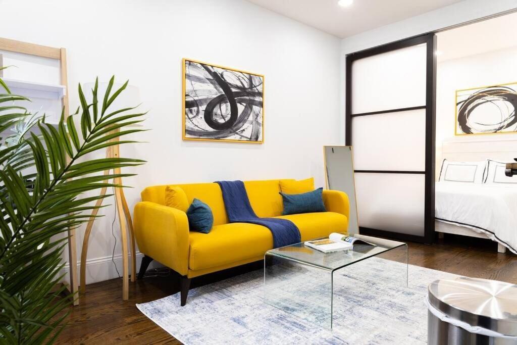 69-2d Stylish Lower East Side 1br