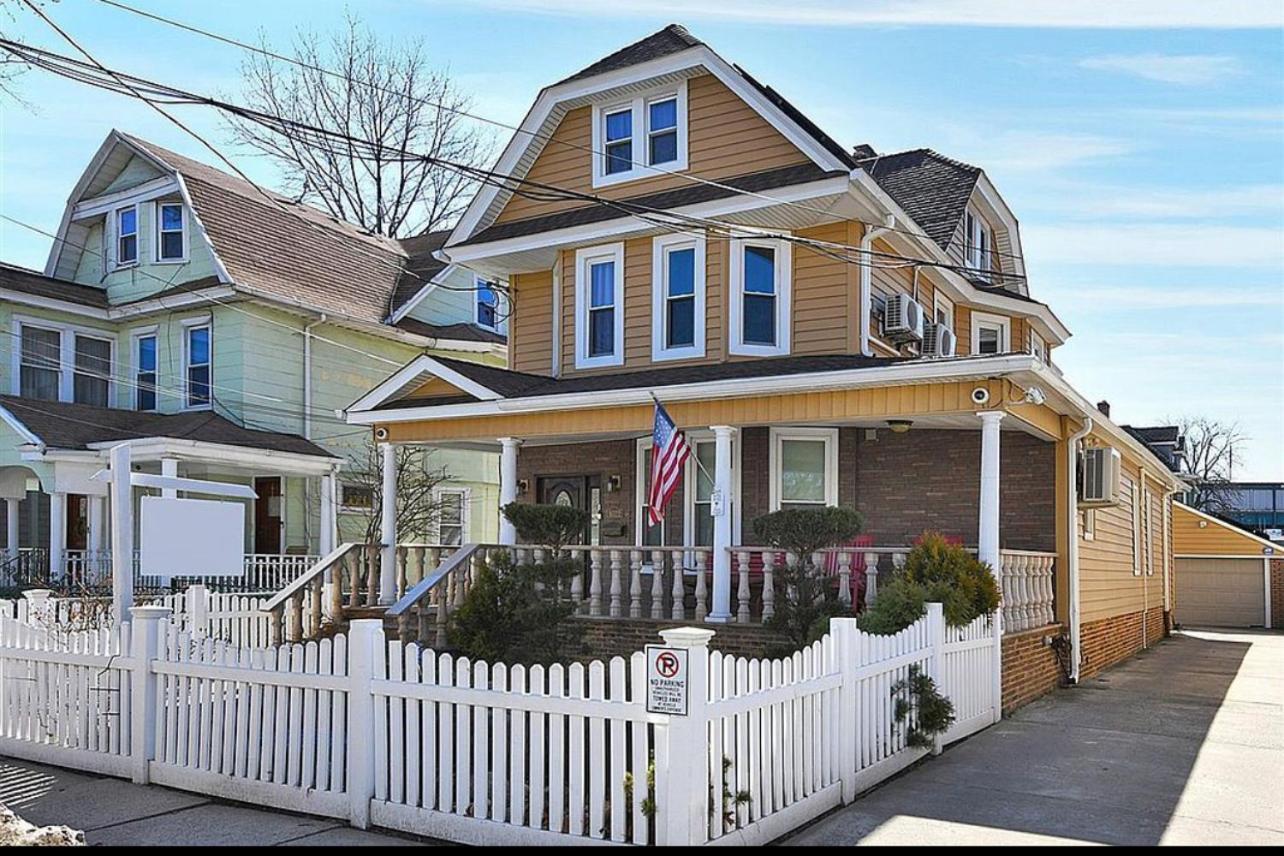 Accommodatie bij particulieren Modern & Cozy In Queens Near Train Station And Buses