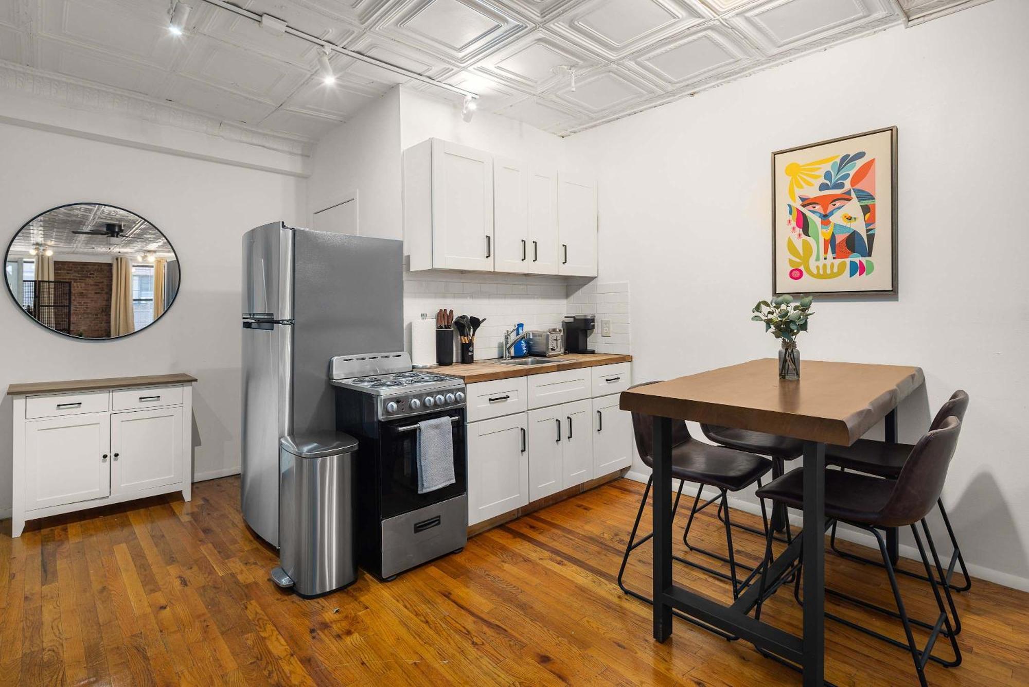 Vibrant Nyc Loft - Open Space For 6 Guests Appartement