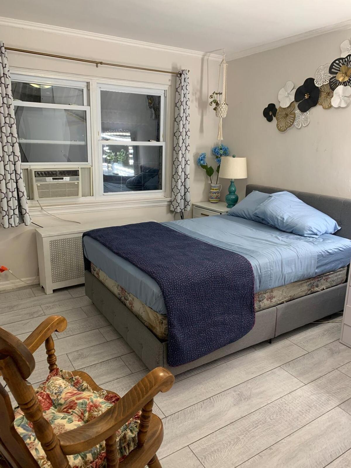 Cheerful 2 Bed In Heart Of Queens Alloggio in famiglia