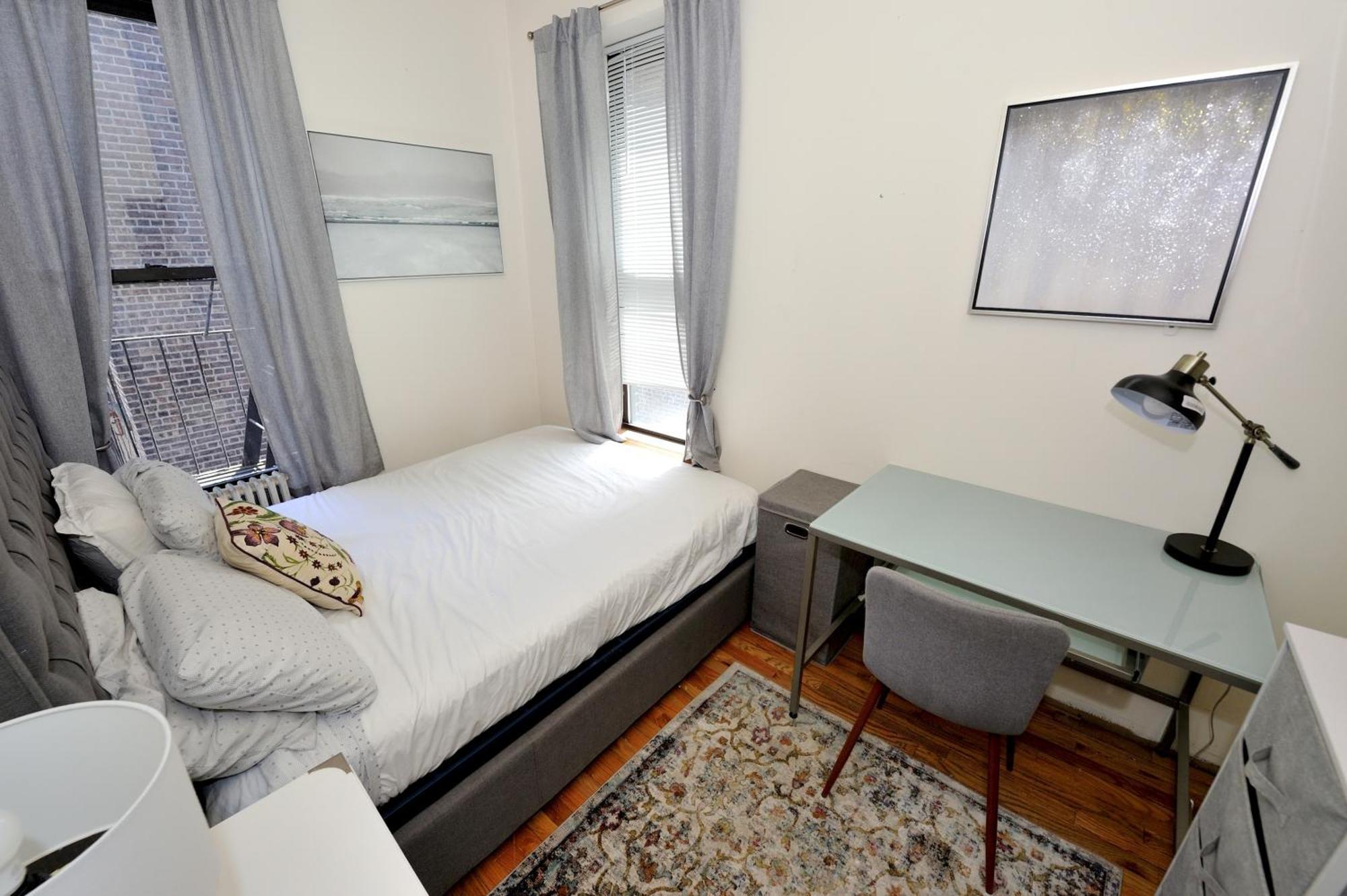 3br In Big Apple New York