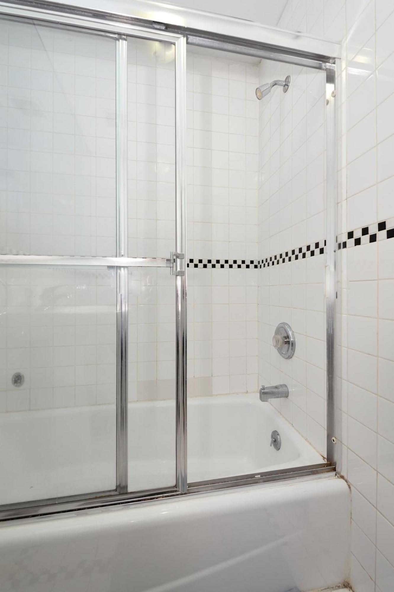 Charming 3-bedroom In Midtown West Nova York