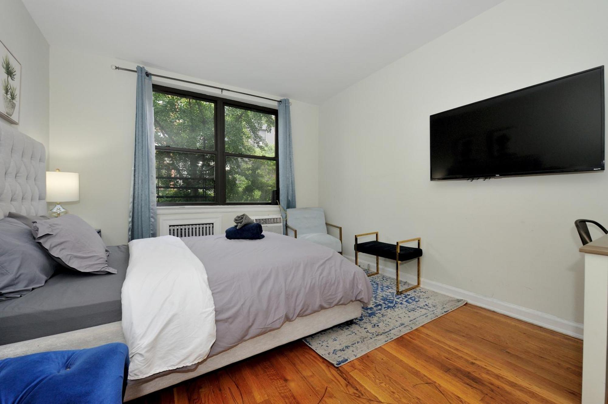 Charming Ues Walk To Subway Park * New York