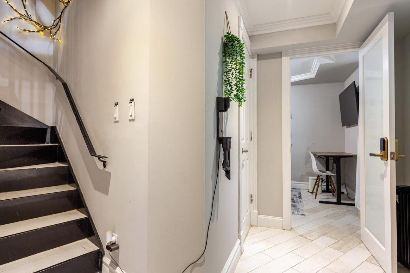 Lovely At 3 Bedroom At The Heart Of East Village