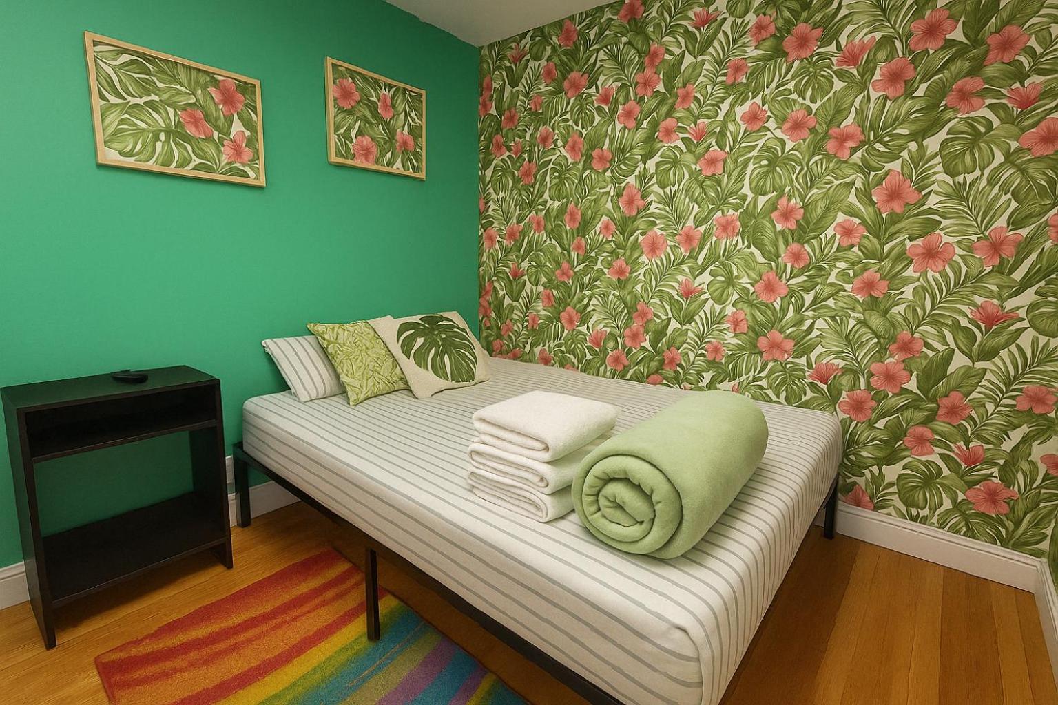 Tropical Comfort Room In Harlem Cozy Stay With Snacks & Style Appartement *