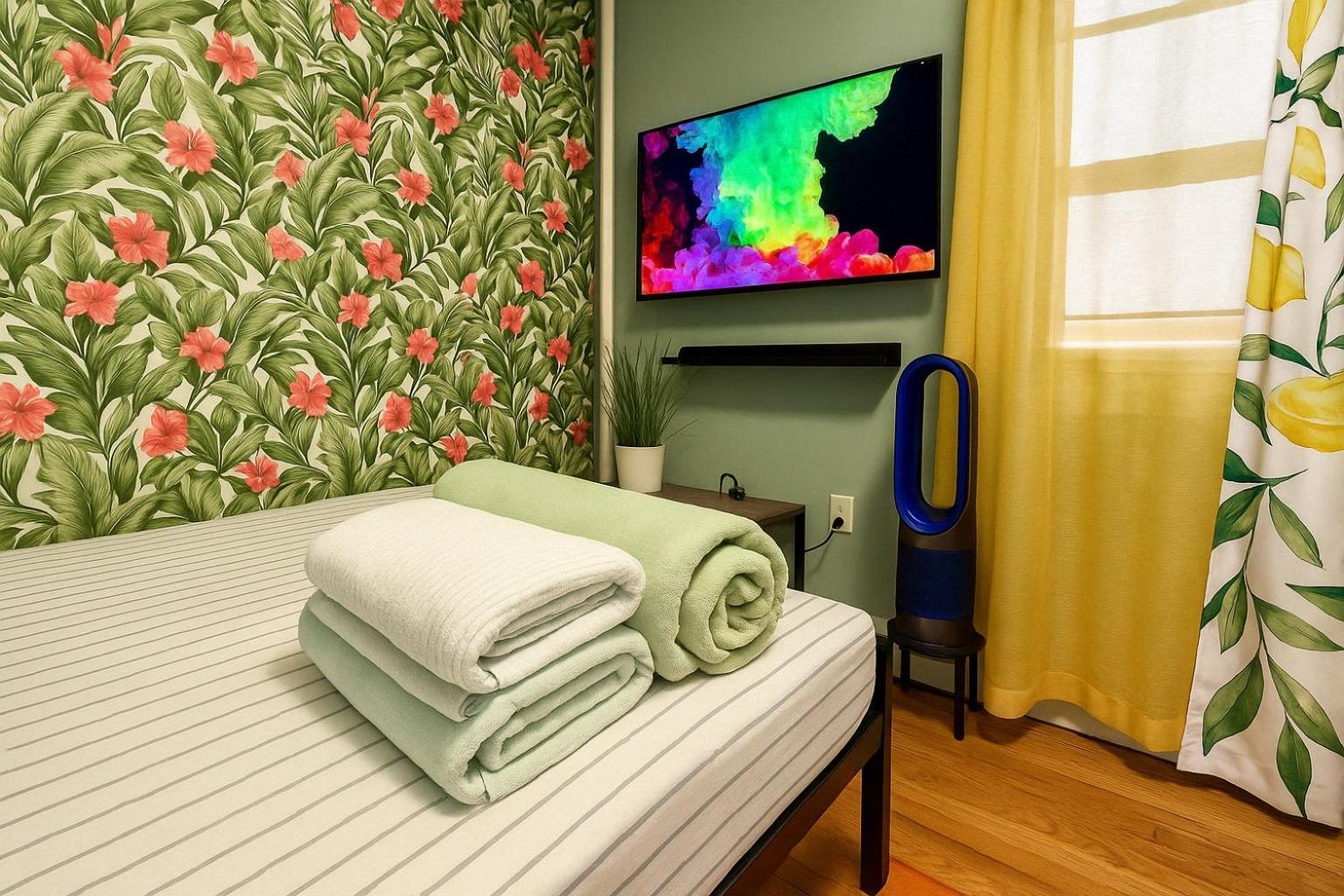 Appartement Tropical Comfort Room In Harlem Cozy Stay With Snacks & Style