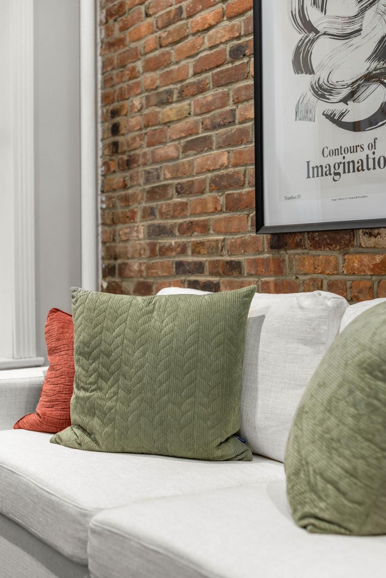 Stylish Escape Modern 2br On Street Appartamento