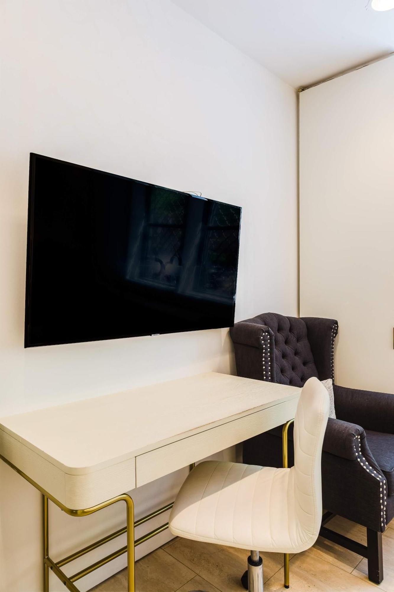 Private Beautiful Townhome W Zen Garden Vakantiehuis New York