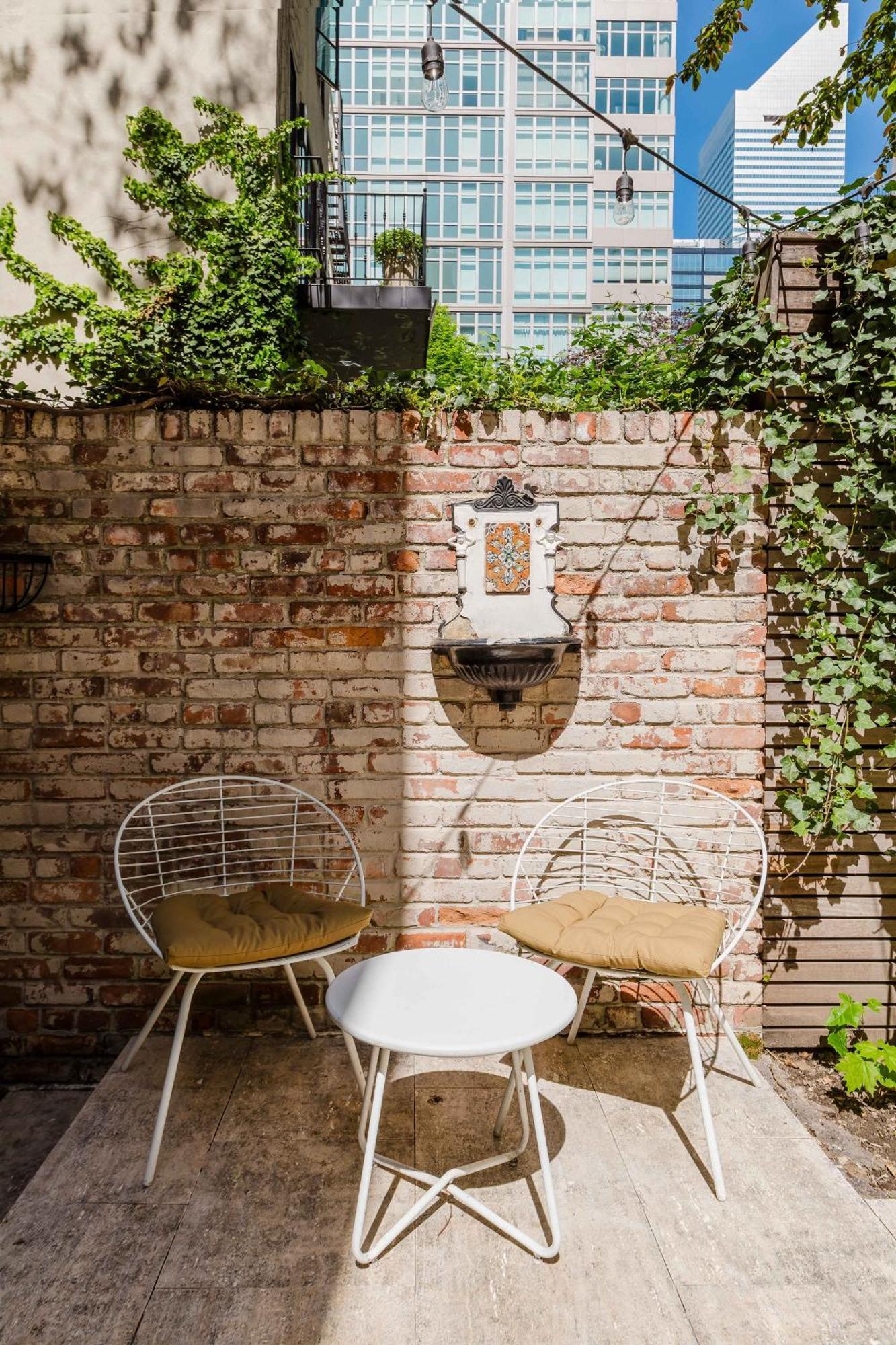 Private Beautiful Townhome W Zen Garden Feriehus New York