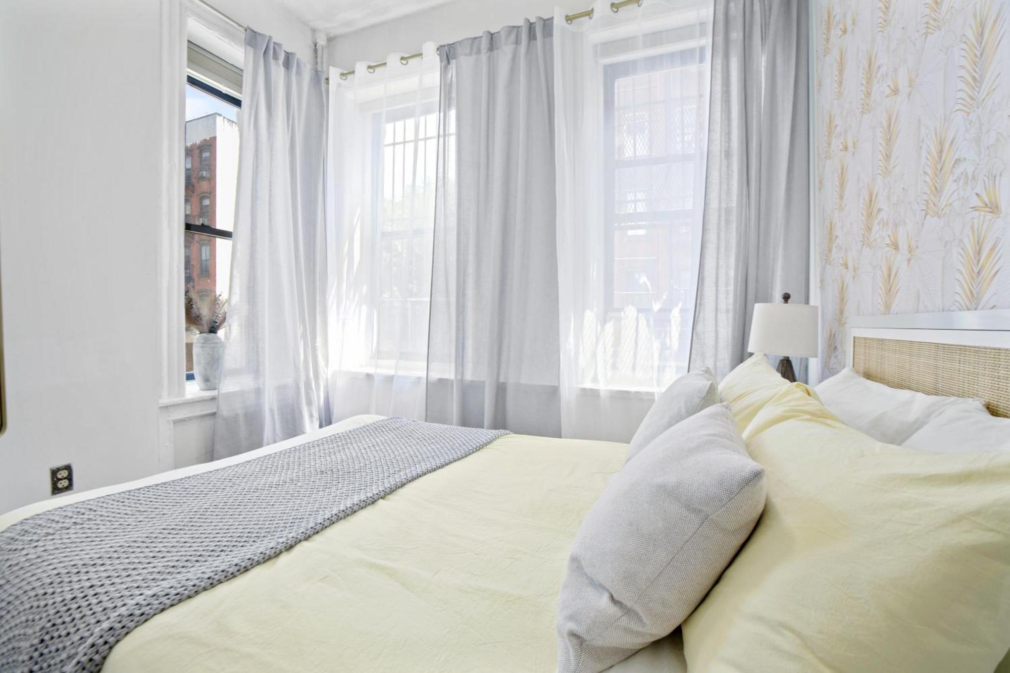 Upscale 2br Apartment New York