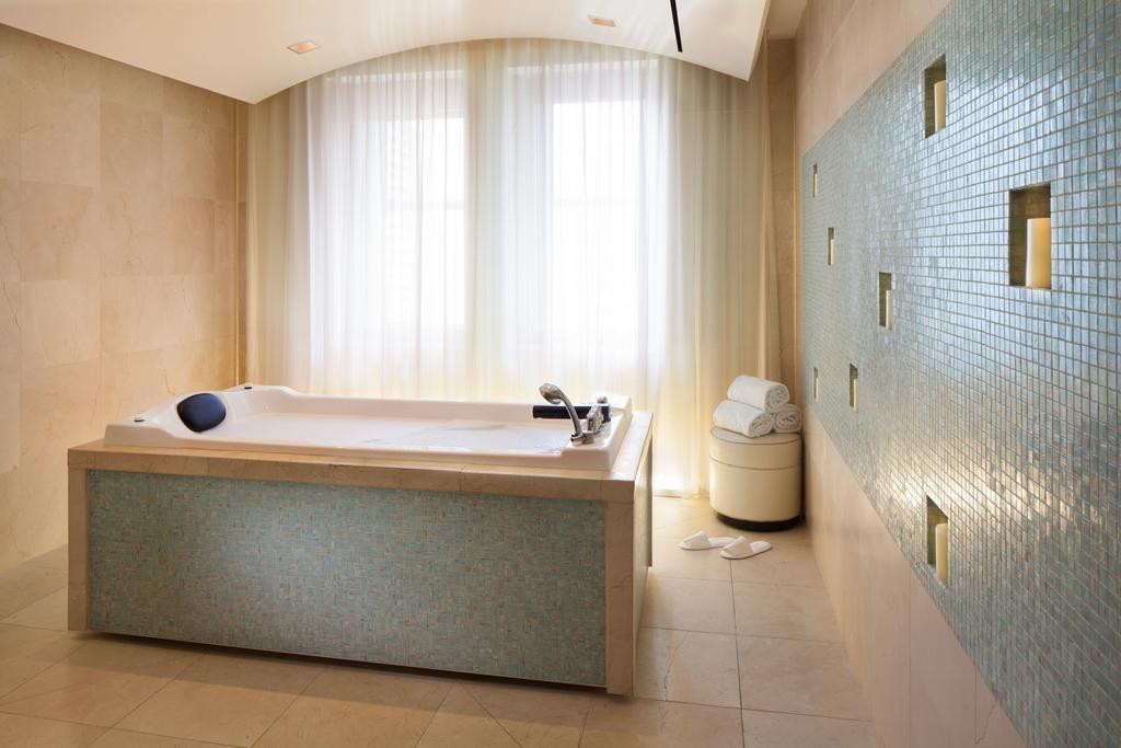 The Towers Of The Waldorf Astoria Hotel Nova York